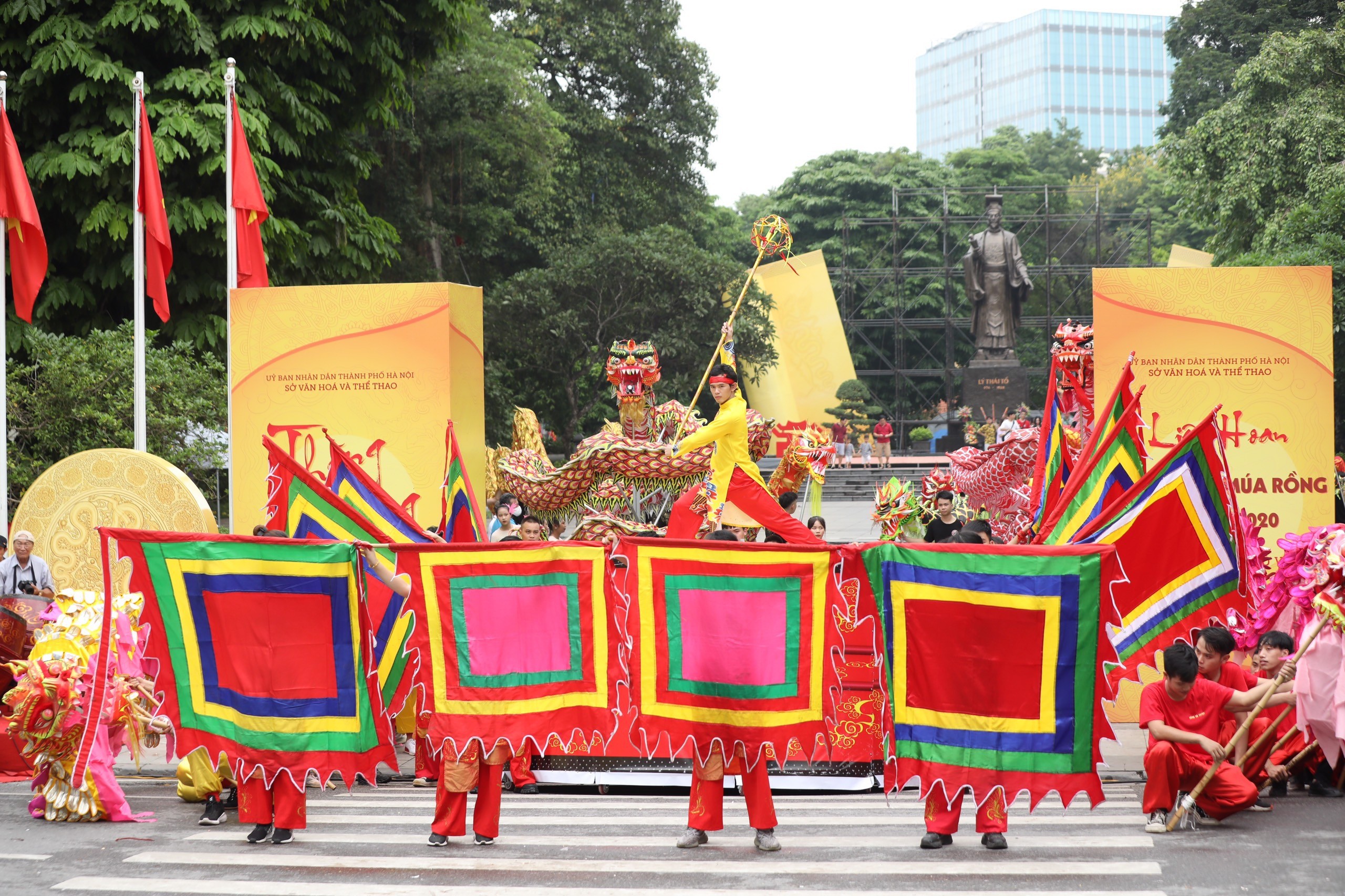 Văn hoá - Mãn nhãn Liên hoan nghệ thuật múa Rồng chào mừng kỷ niệm 1010 năm Thăng Long - Hà Nội (Hình 3).