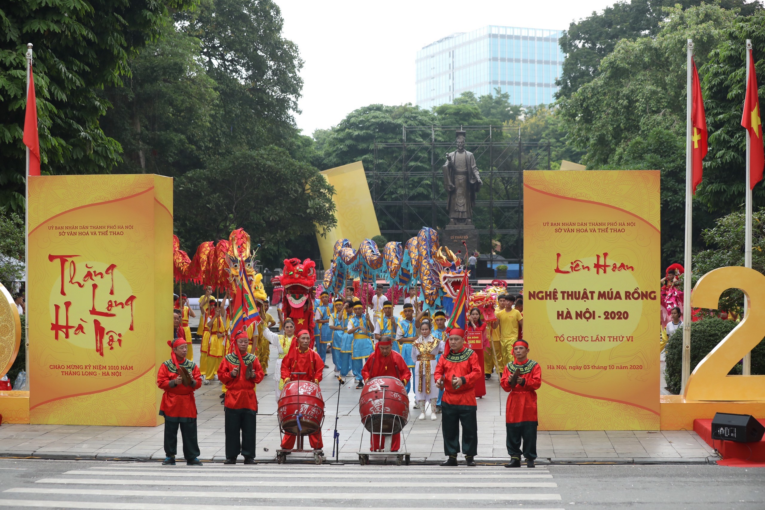 Văn hoá - Mãn nhãn Liên hoan nghệ thuật múa Rồng chào mừng kỷ niệm 1010 năm Thăng Long - Hà Nội (Hình 2).