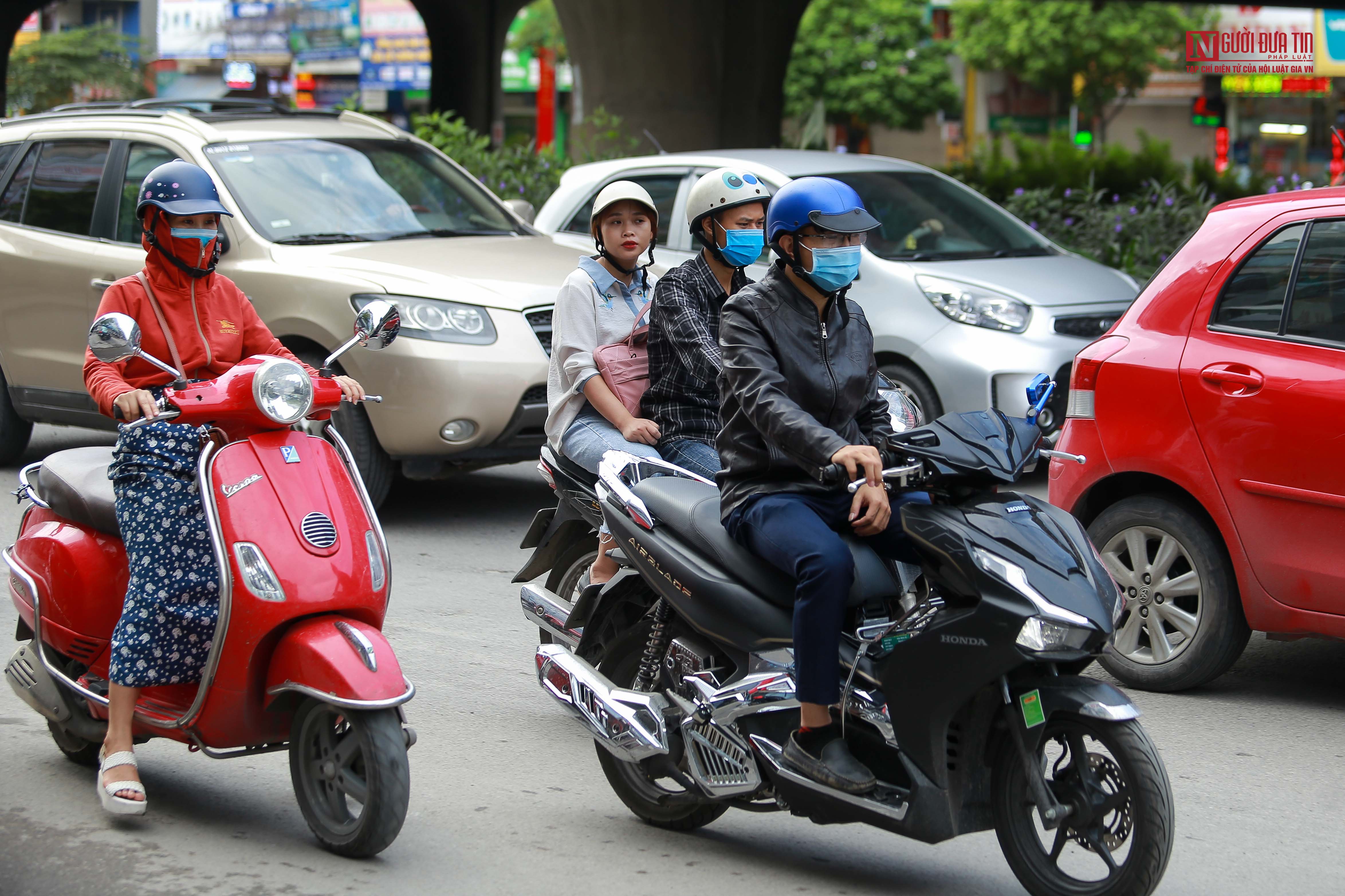 Tin nhanh - Người dân co ro trong ngày đầu đón không khí lạnh