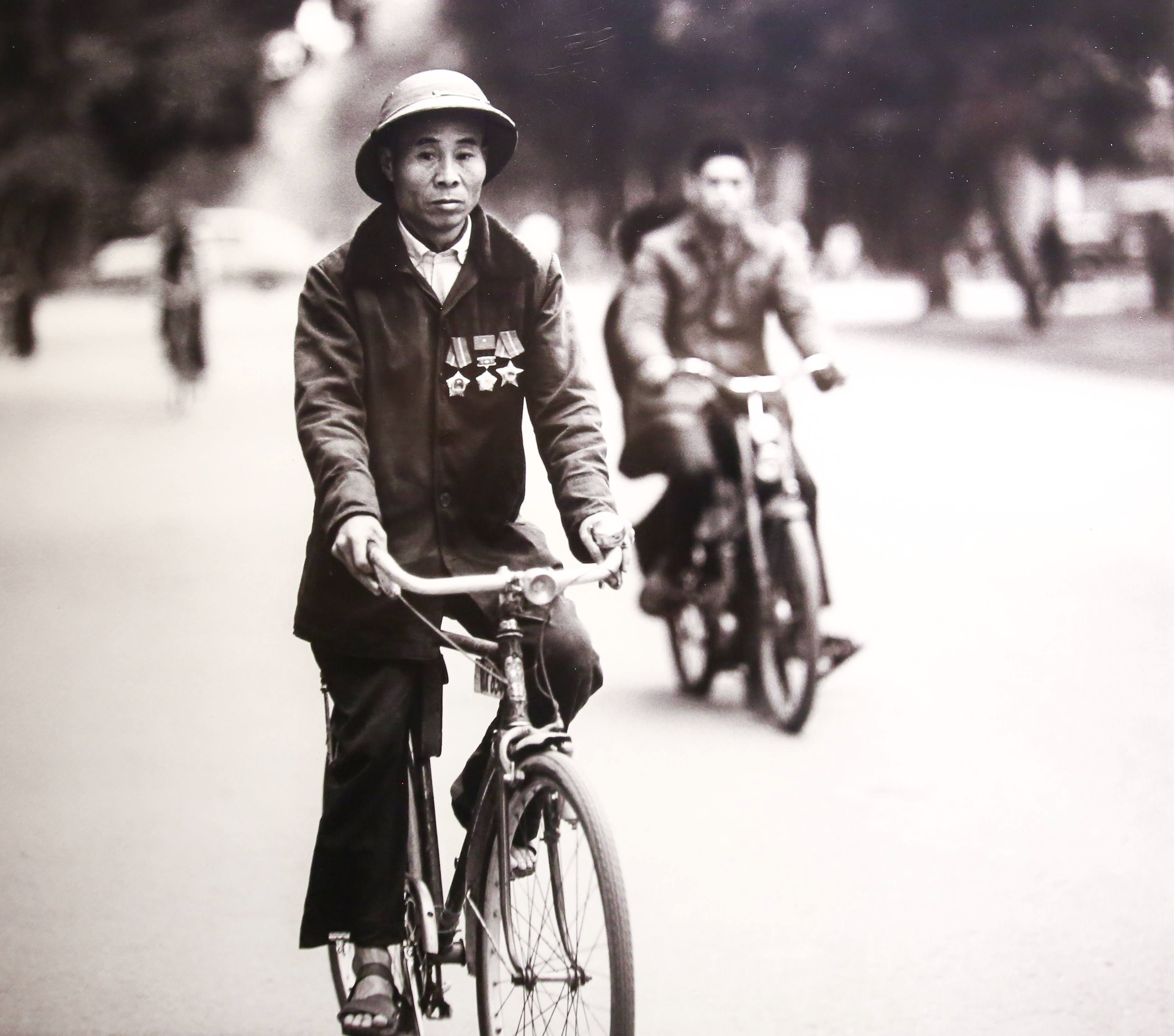 Văn hoá - Triển lãm ảnh tái hiện Hà Nội giữa những khó khăn giai đoạn 1967-1975 (Hình 11).