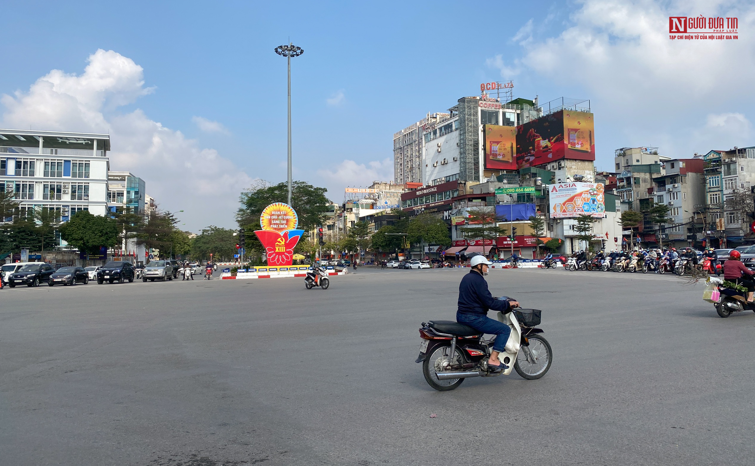 Tin nhanh - Đường phố Hà Nội im ắng, yên bình sáng 30 Tết (Hình 13).