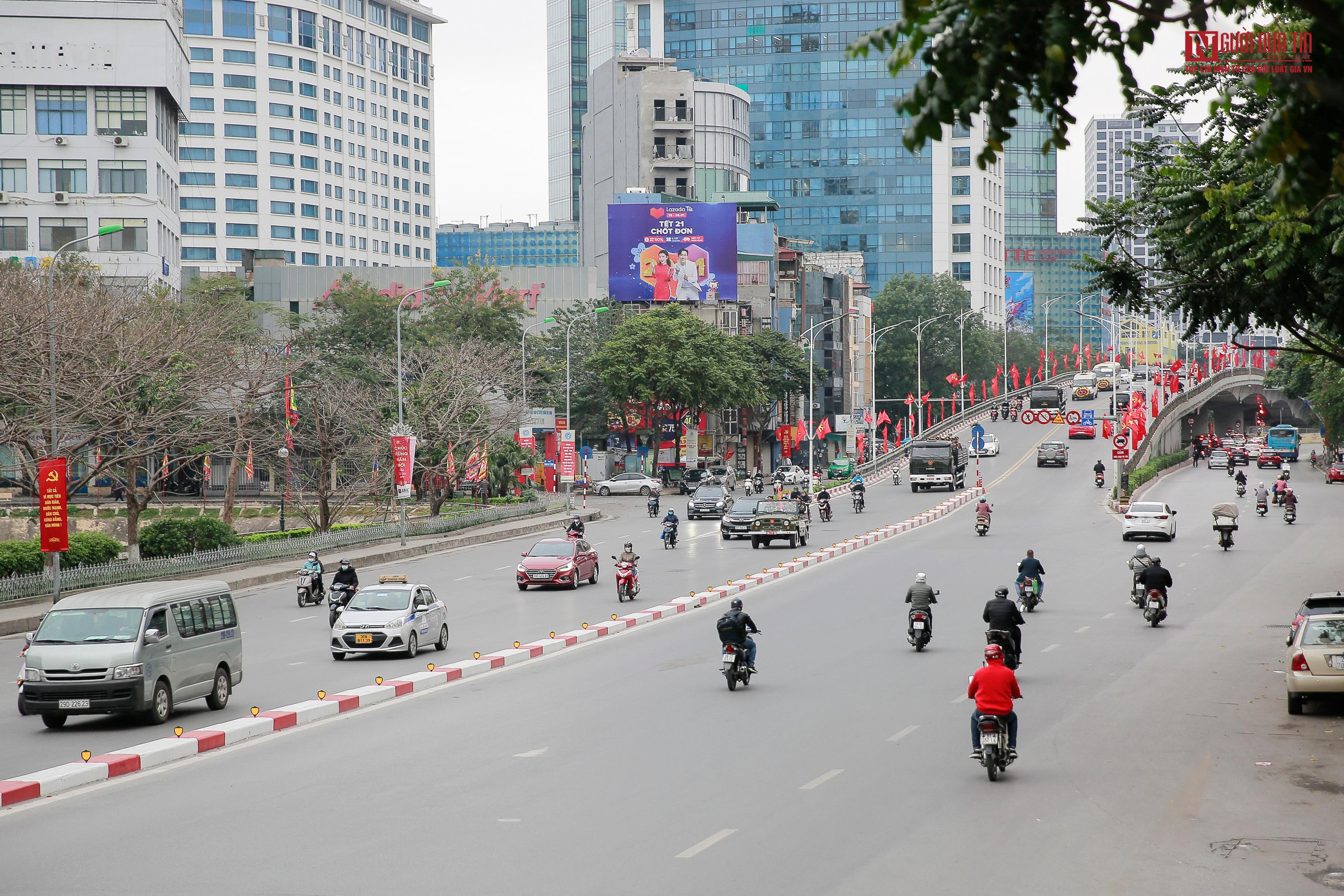 Tin nhanh - Người dân trở lại đi làm, giao thông Hà Nội thông thoáng lạ thường (Hình 3).