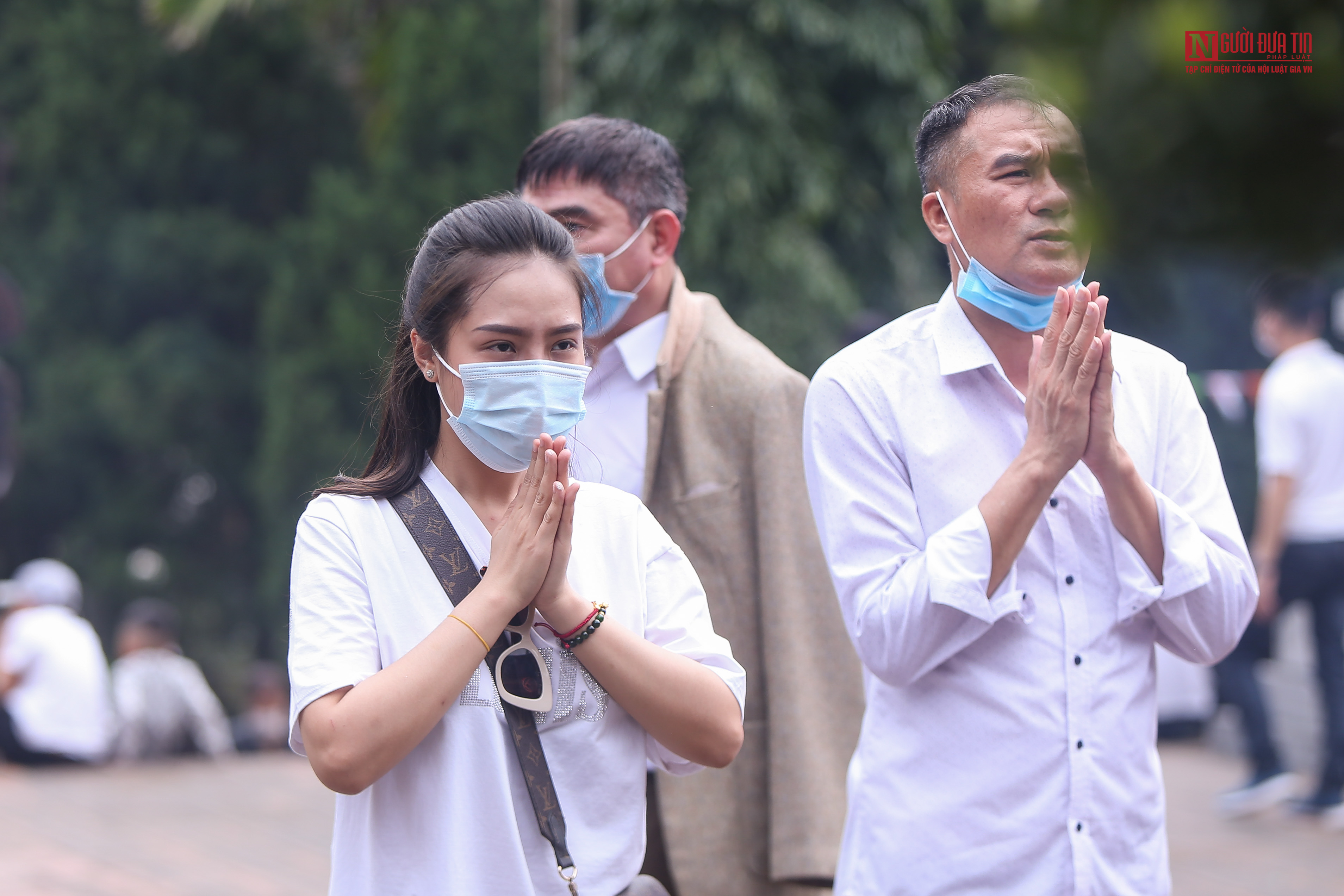 Văn hoá - Dòng người hối hả đổ về chùa Hương trong ngày đầu mở cửa trở lại (Hình 13).