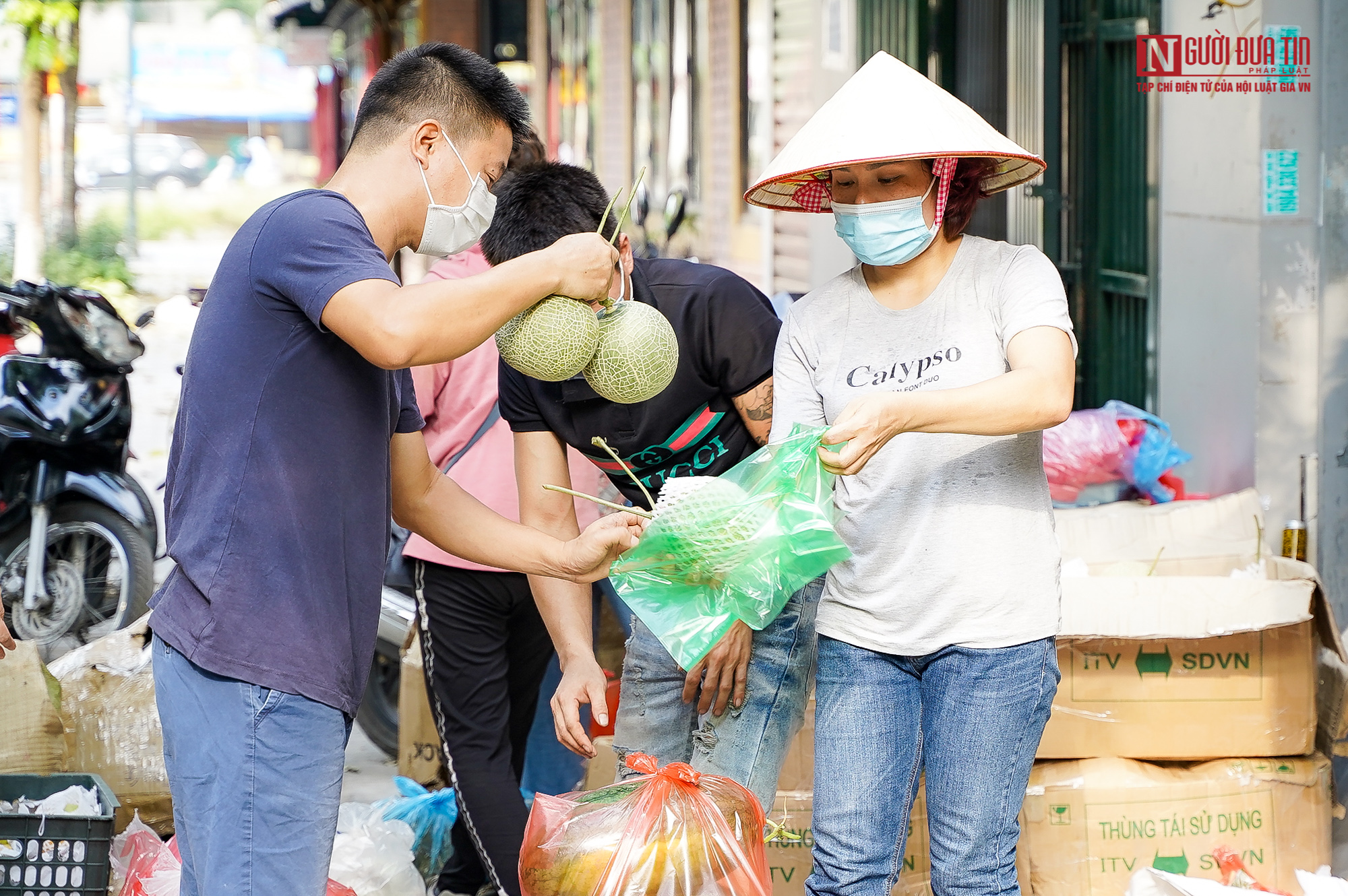 Tiêu dùng & Dư luận - Người dân Hà Nội đổ xô đi giải cứu nông sản Bắc Giang (Hình 10).