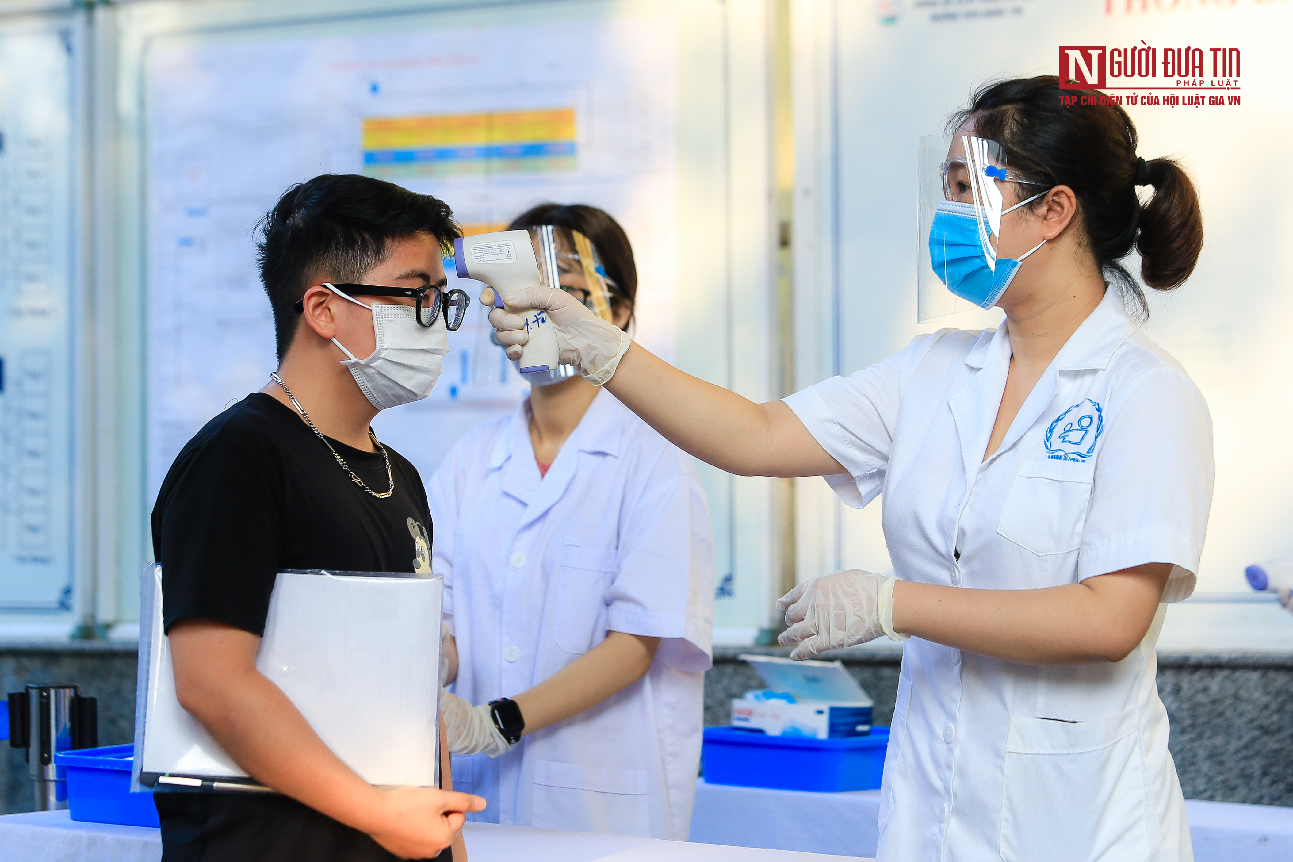 Giáo dục - Những khoảnh khắc xúc động trong buổi thi THPT đầu tiên (Hình 10).