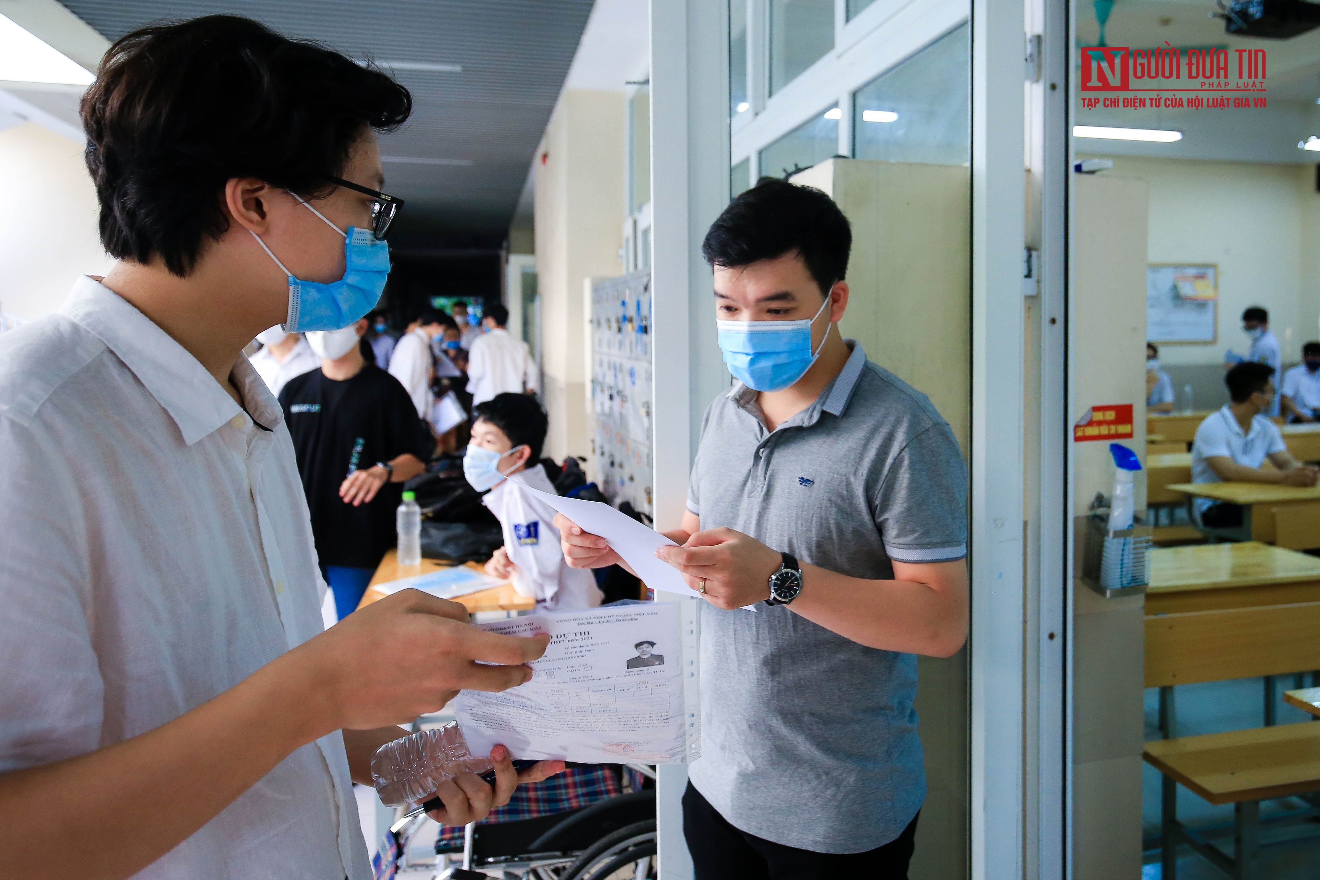 Giáo dục - Những khoảnh khắc xúc động trong buổi thi THPT đầu tiên (Hình 12).