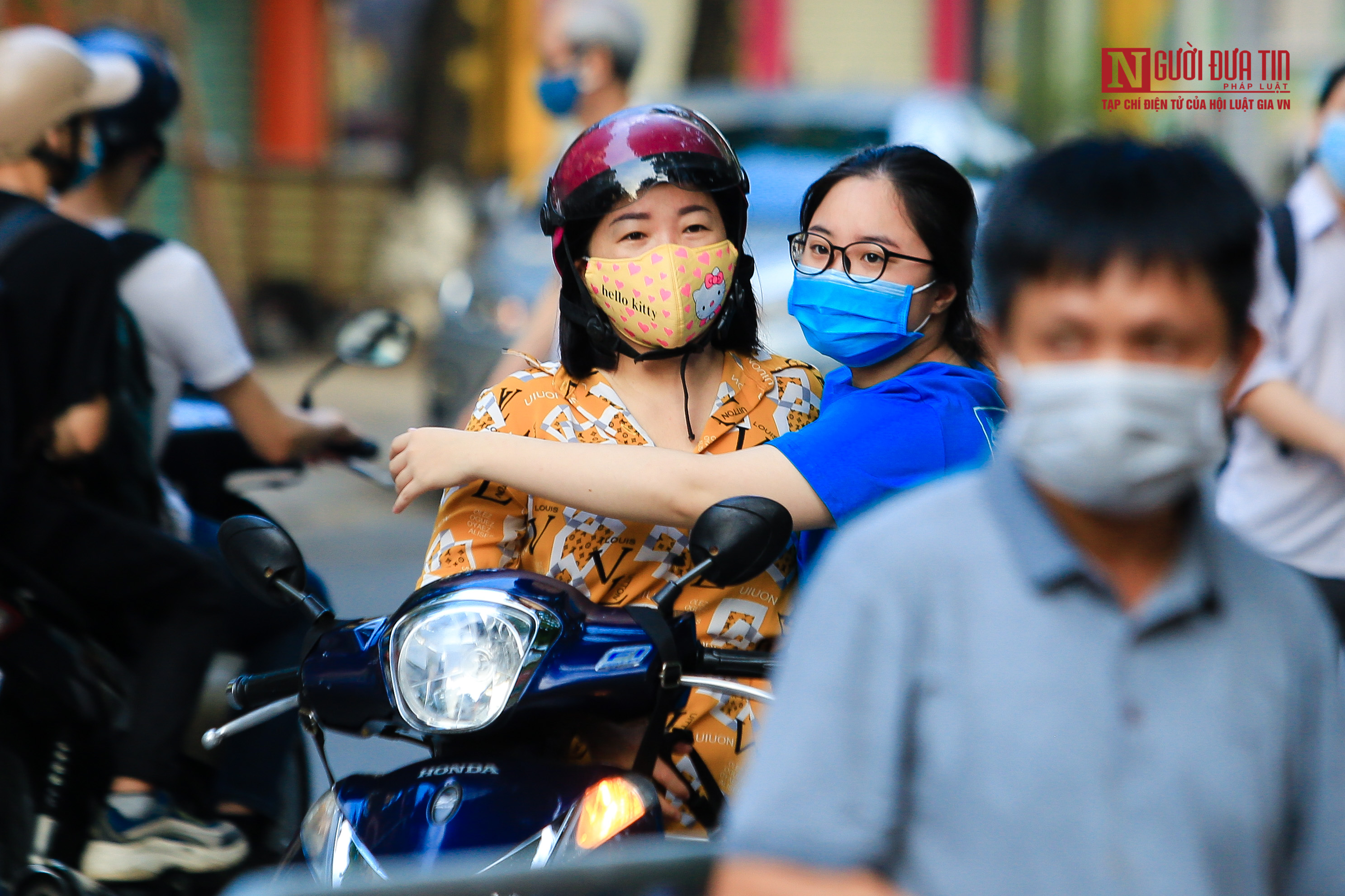 Giáo dục - Những khoảnh khắc xúc động trong buổi thi THPT đầu tiên (Hình 4).