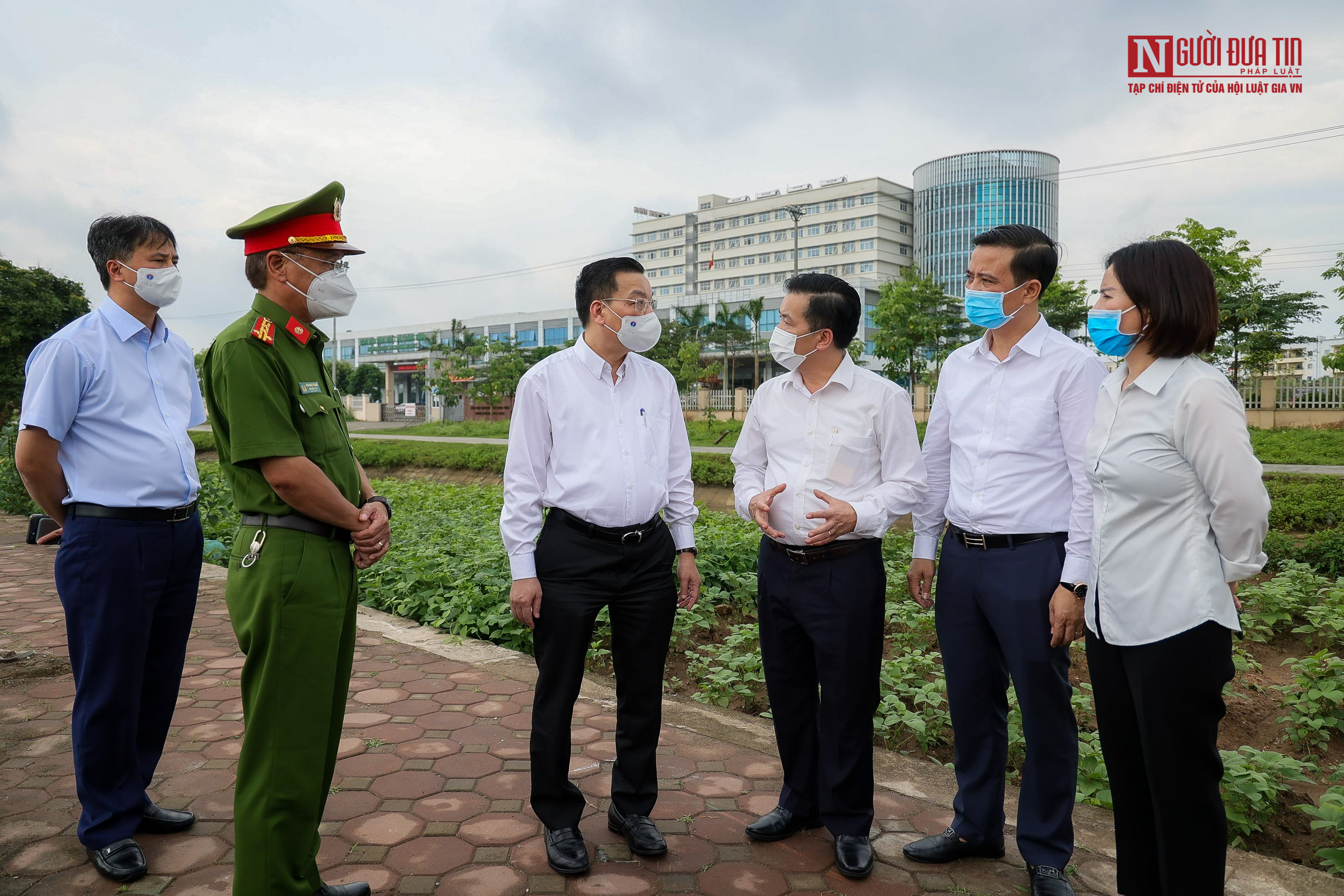 Sự kiện - Chủ tịch Hà Nội: Lập 22 chốt để chặn dịch, không 'ngăn sông cấm chợ'