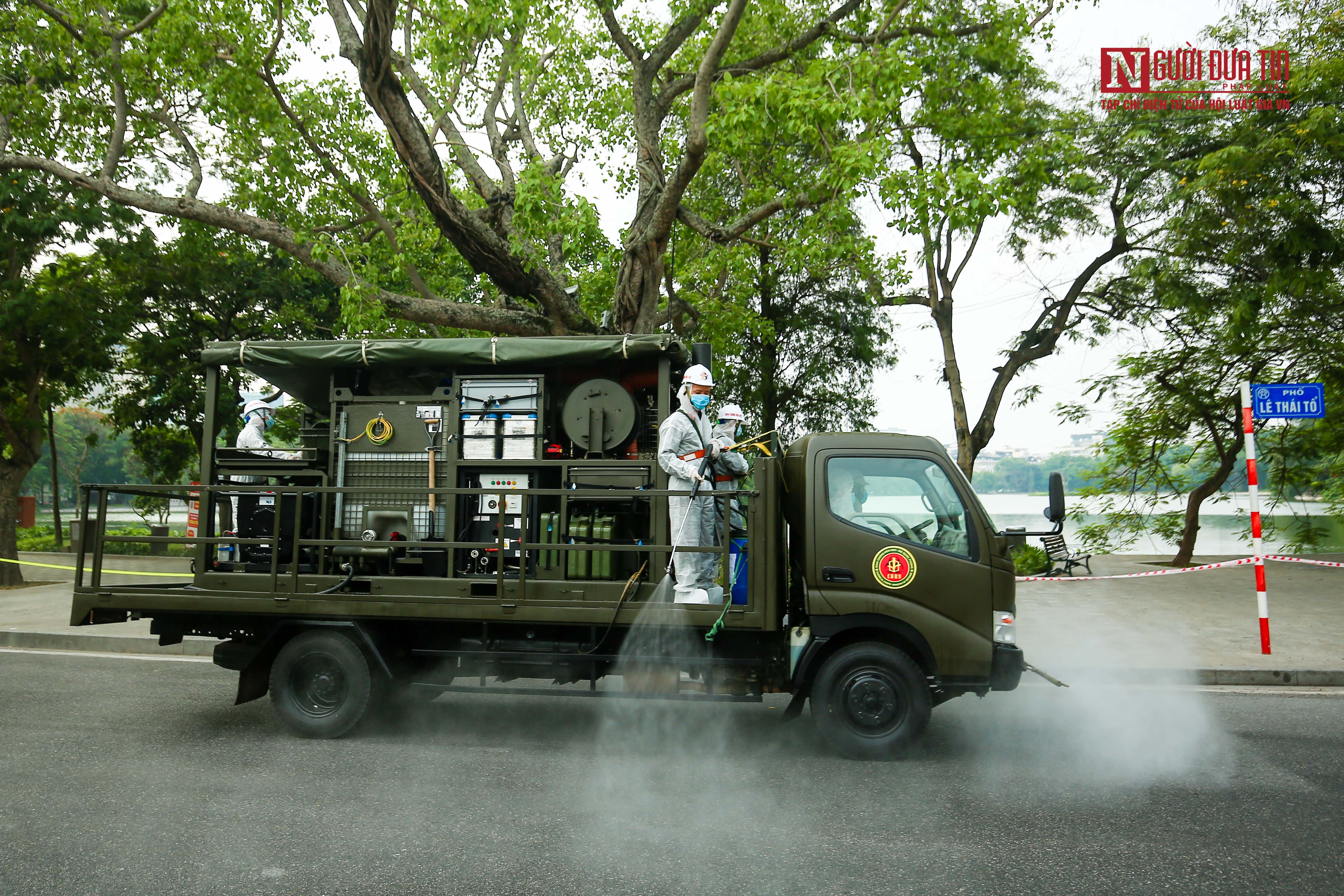 Dân sinh - Hà Nội: Bắt đầu phun khử khuẩn toàn thành phố (Hình 11).