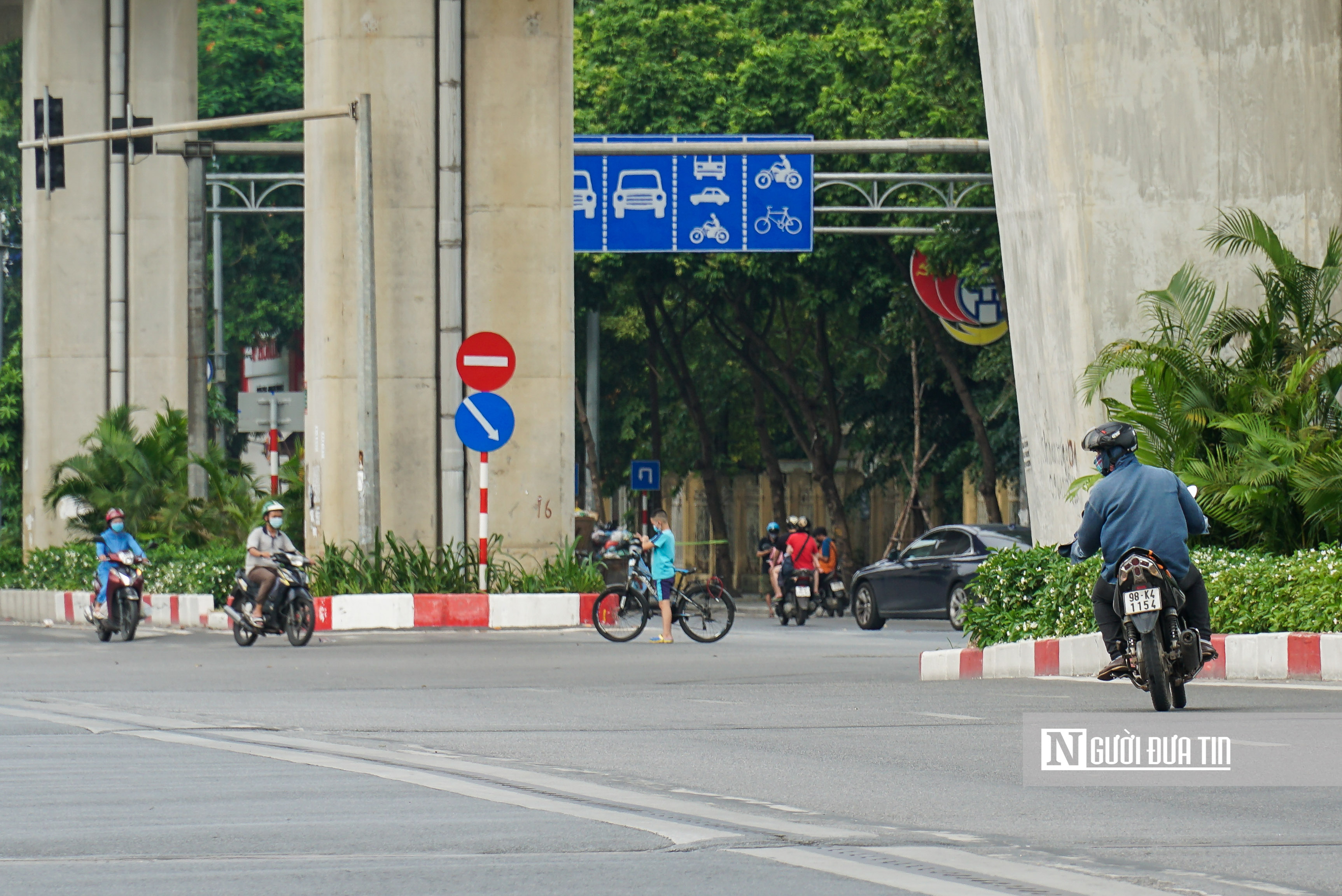 Sự kiện - Hà Nội: Bất chấp nguy hiểm để né chốt kiểm soát (Hình 7).