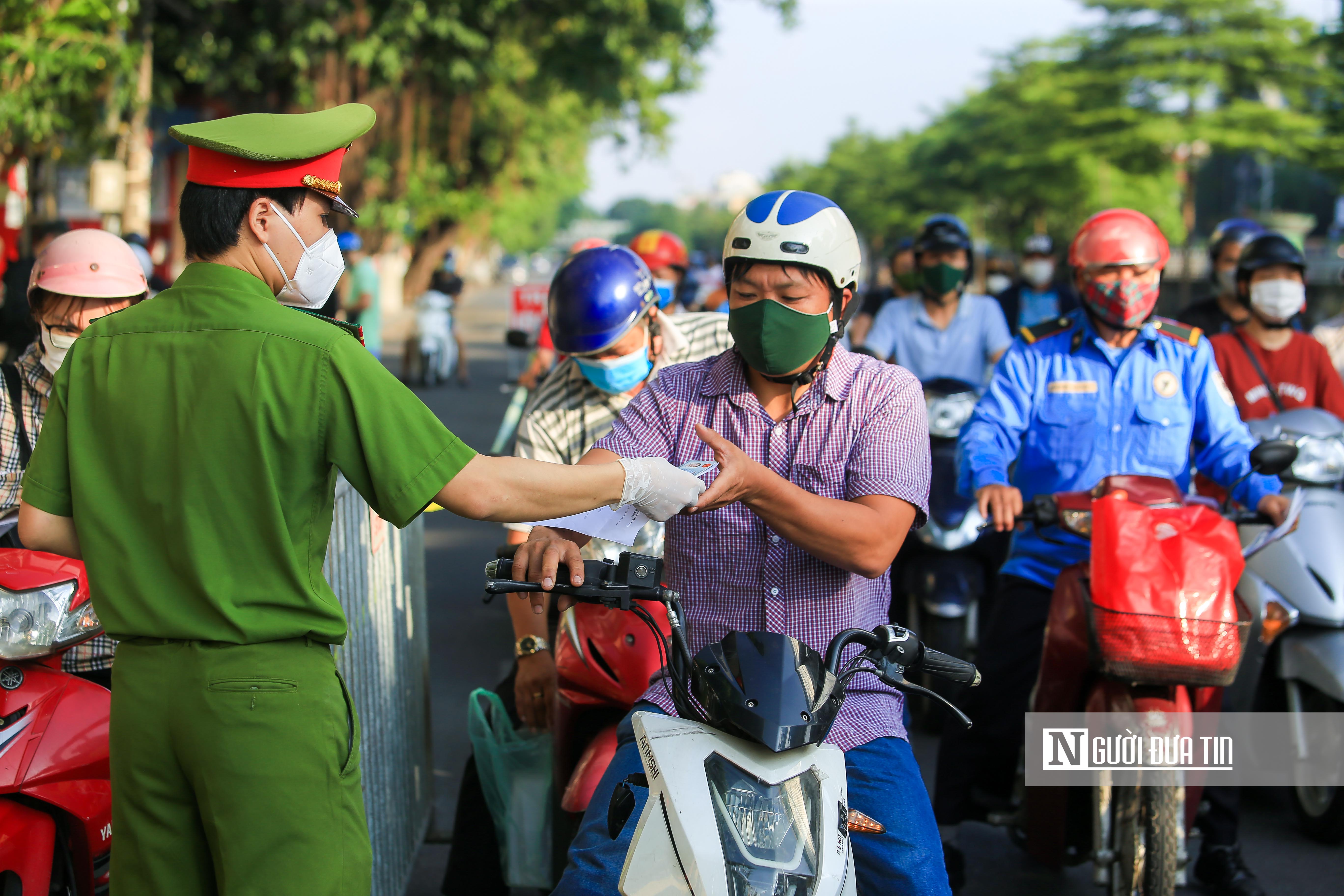 Sự kiện - Hà Nội kích hoạt 39 chốt kiểm soát phương tiện ra vào 'vùng đỏ' (Hình 7).