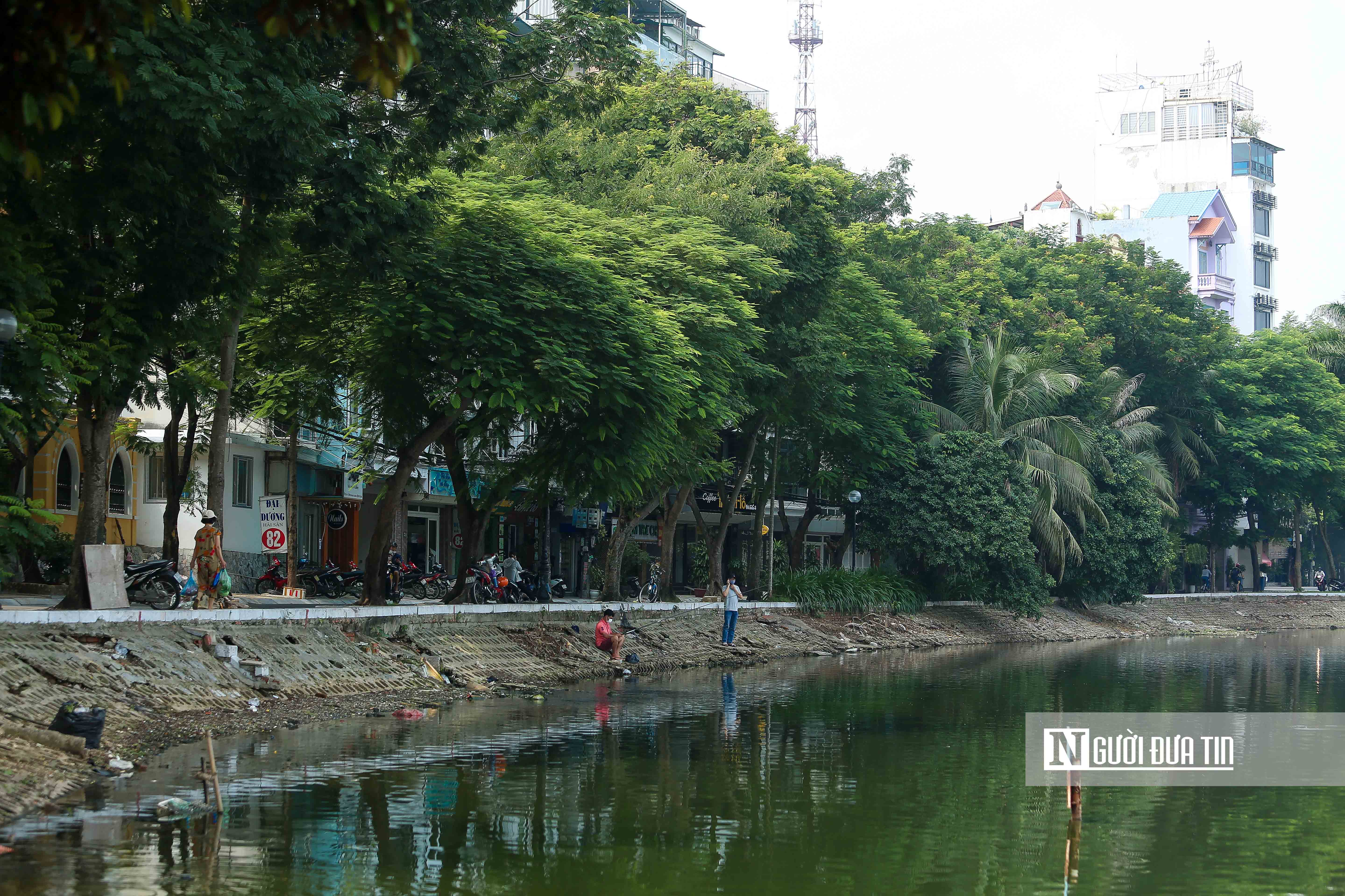 Dân sinh - Kè hồ Trúc Bạch sụt lún, xuống cấp nghiêm trọng (Hình 2).