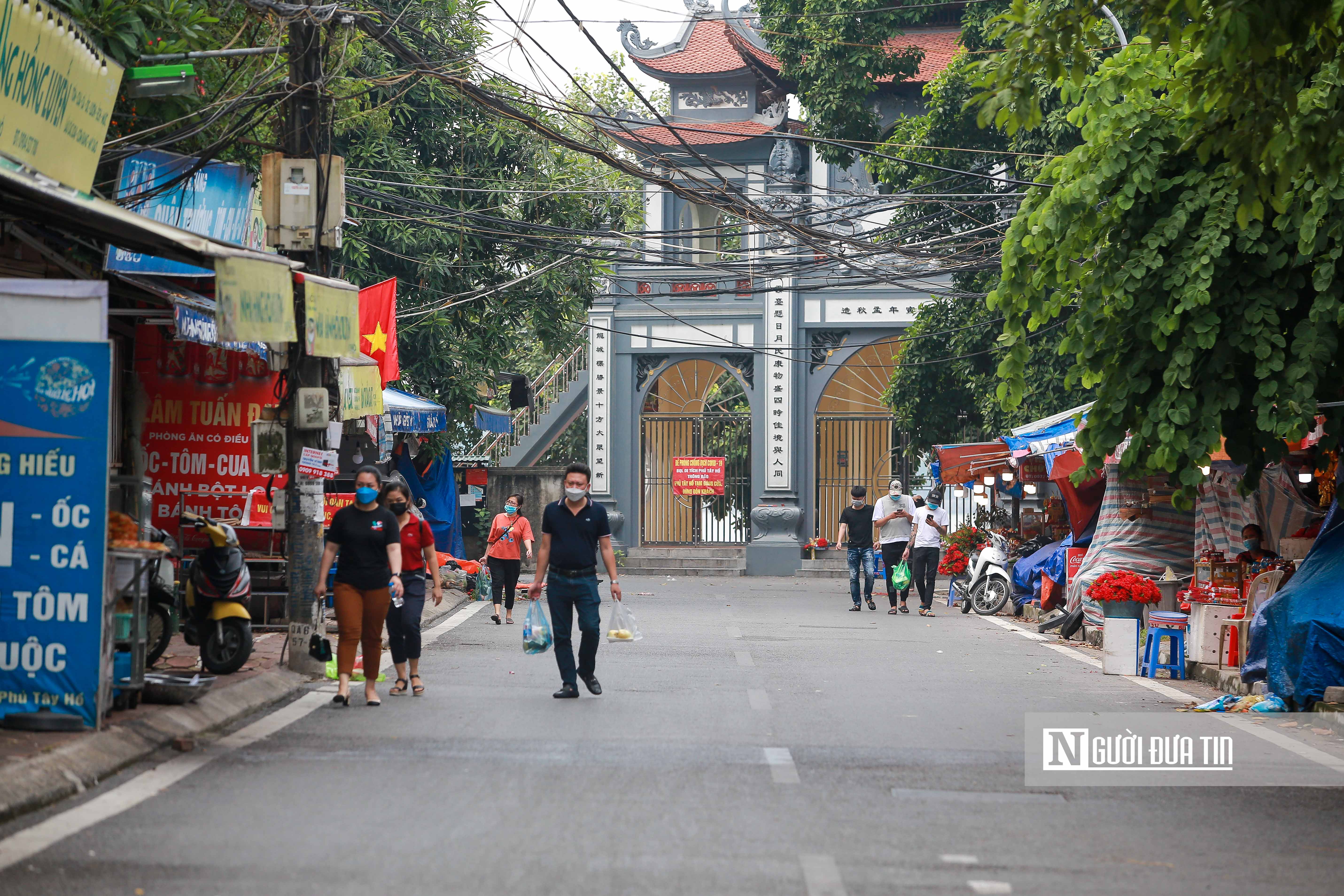 Dân sinh - Hà Nội: Người dân vái vọng tại đền, chùa ngày đầu tháng (Hình 7).