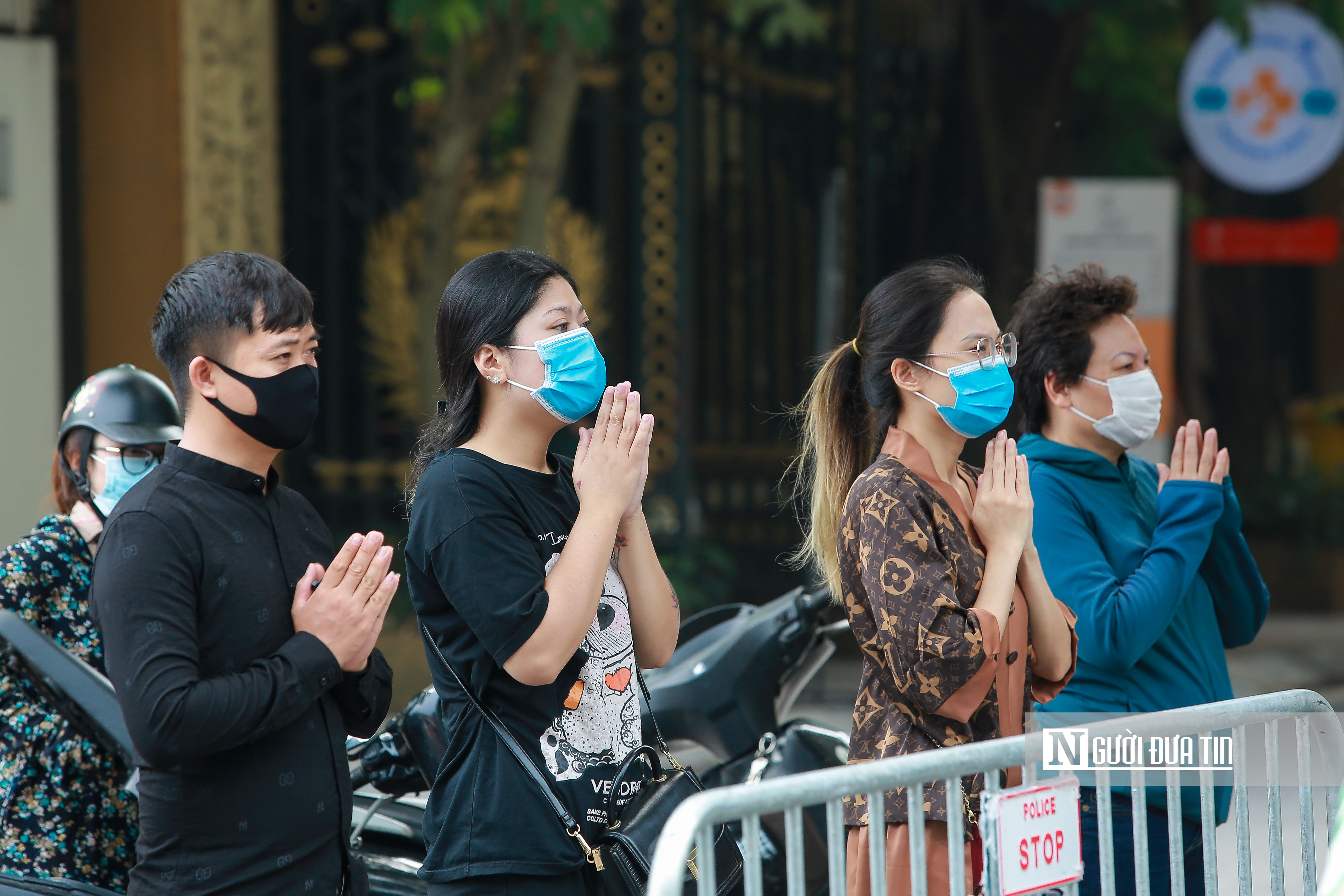 Dân sinh - Hà Nội: Người dân vái vọng tại đền, chùa ngày đầu tháng (Hình 3).