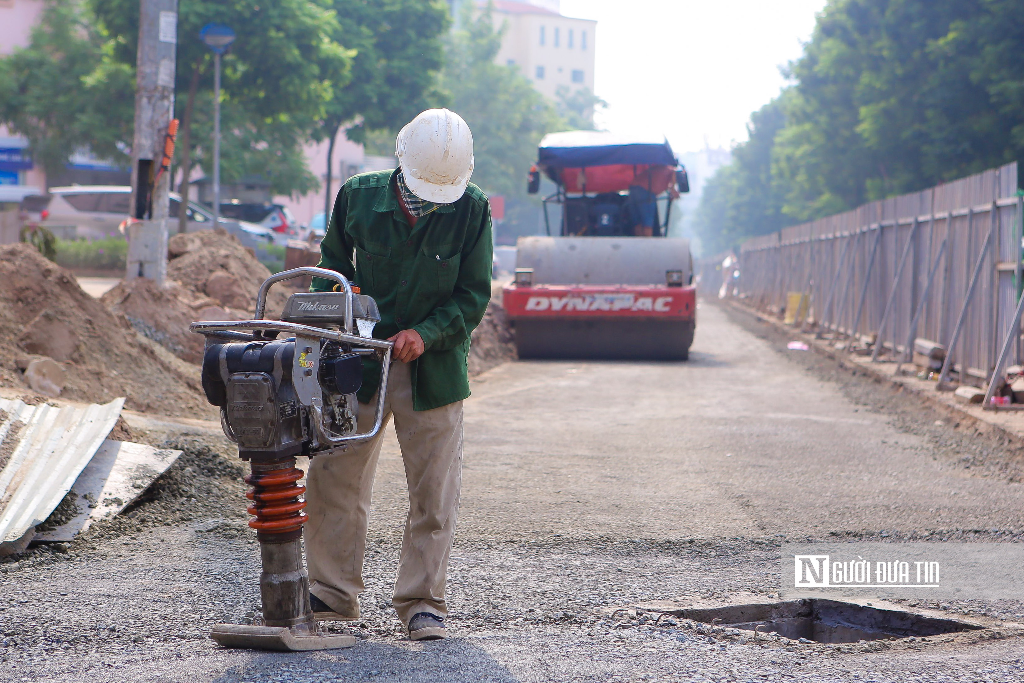 Sự kiện - Hà Nội: Xén vỉa hè mở rộng đoạn đường Trần Đăng Ninh (Hình 6).