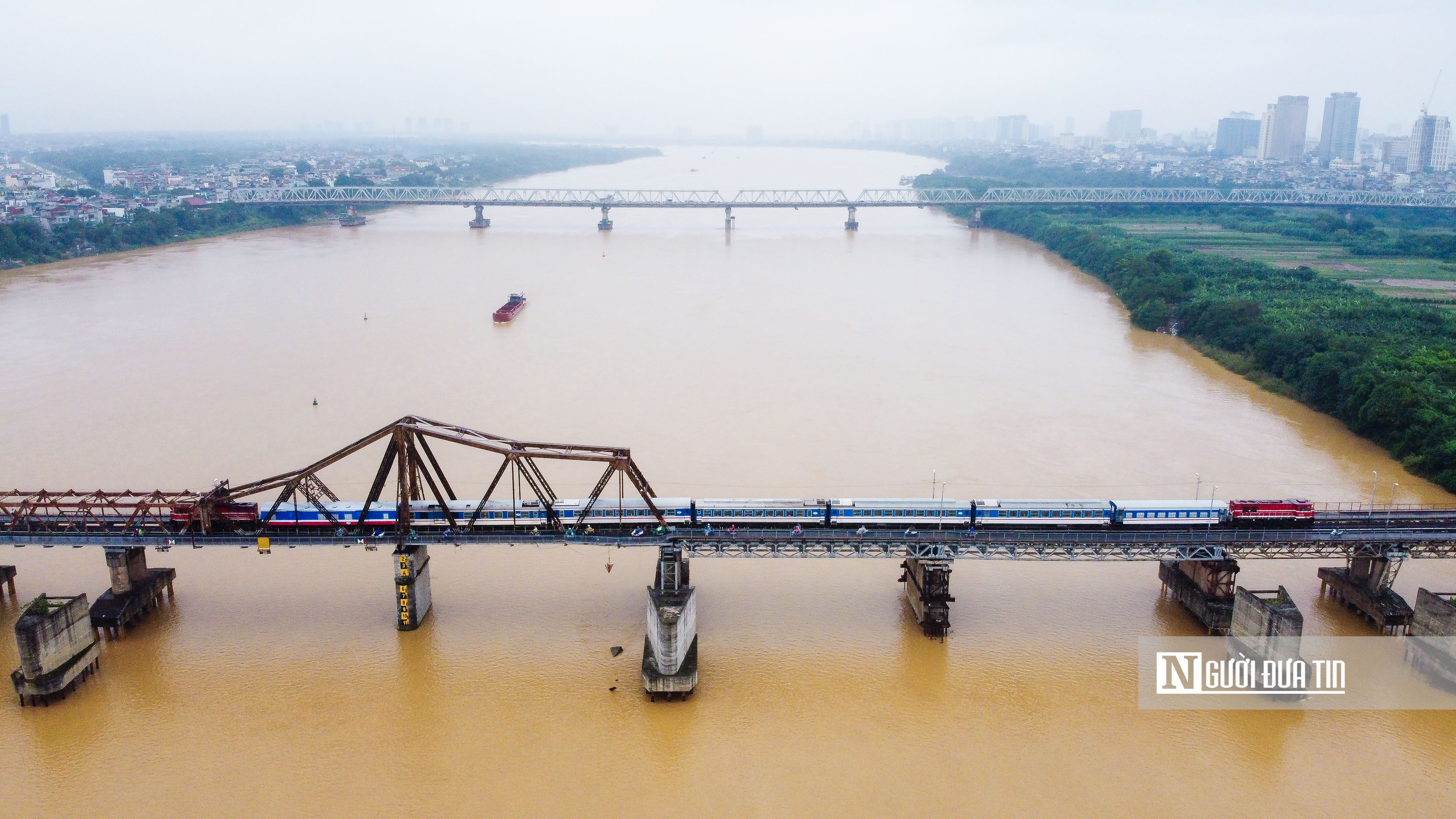 Sự kiện - Người dân phấn khởi lên tàu trở về quê sau nhiều tháng (Hình 15).