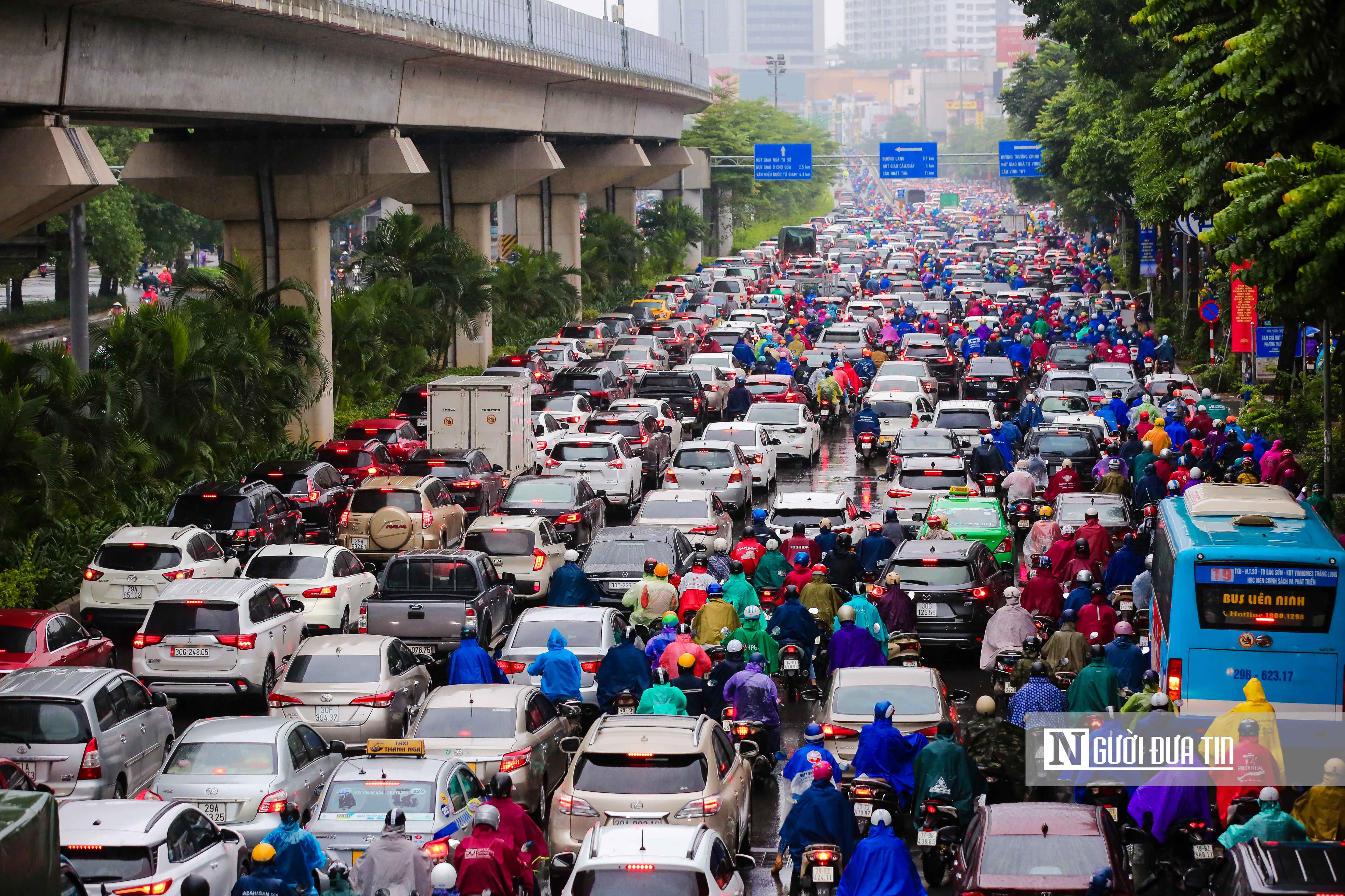 Dân sinh - Giao thông Hà Nội ùn tắc hàng km ngày đầu tuần (Hình 5).