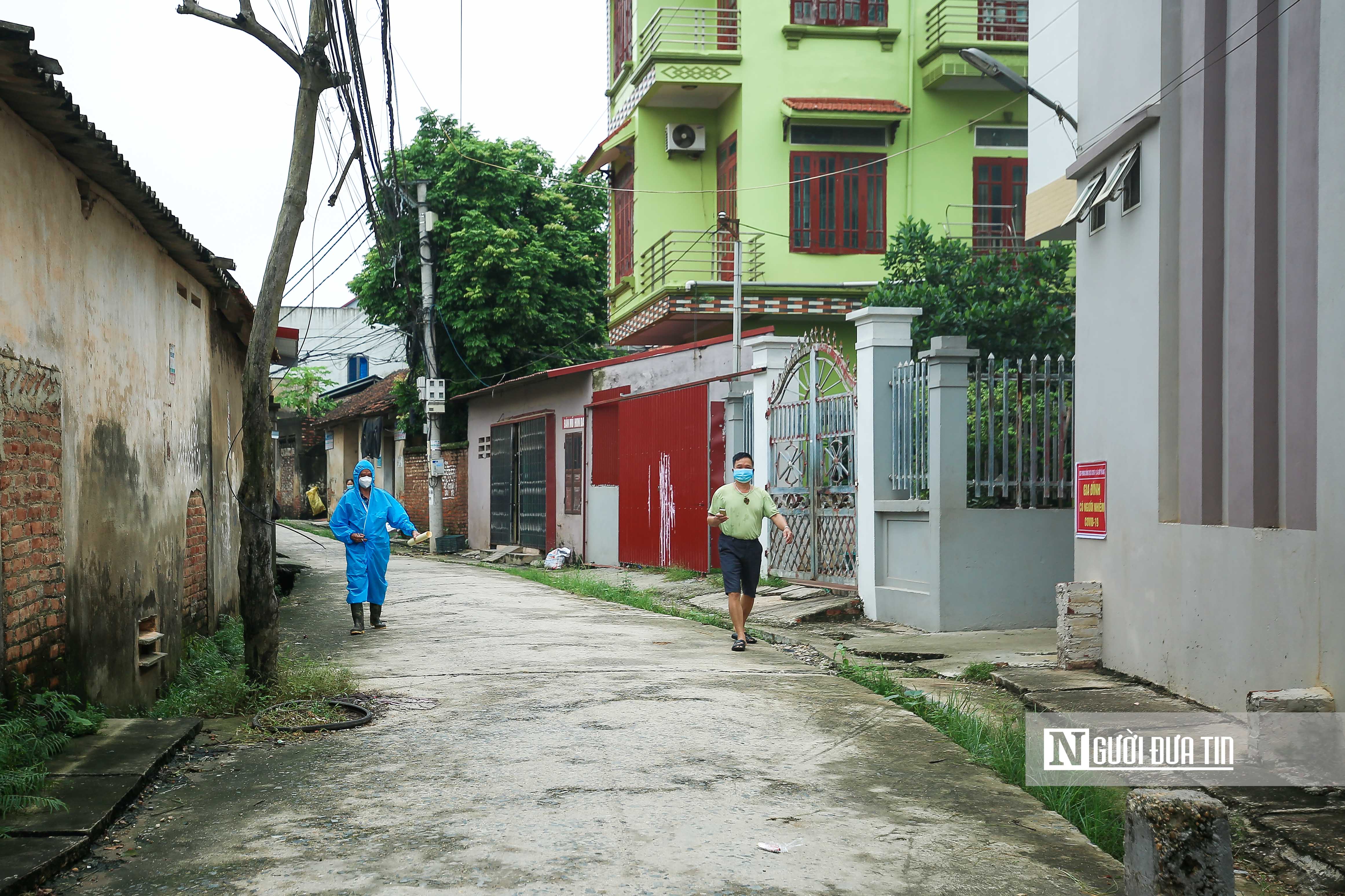 Sự kiện - Xét nghiệm Covid-19 cho toàn dân tại ổ dịch xã Tiến Thắng, huyện Mê Linh (Hình 3).