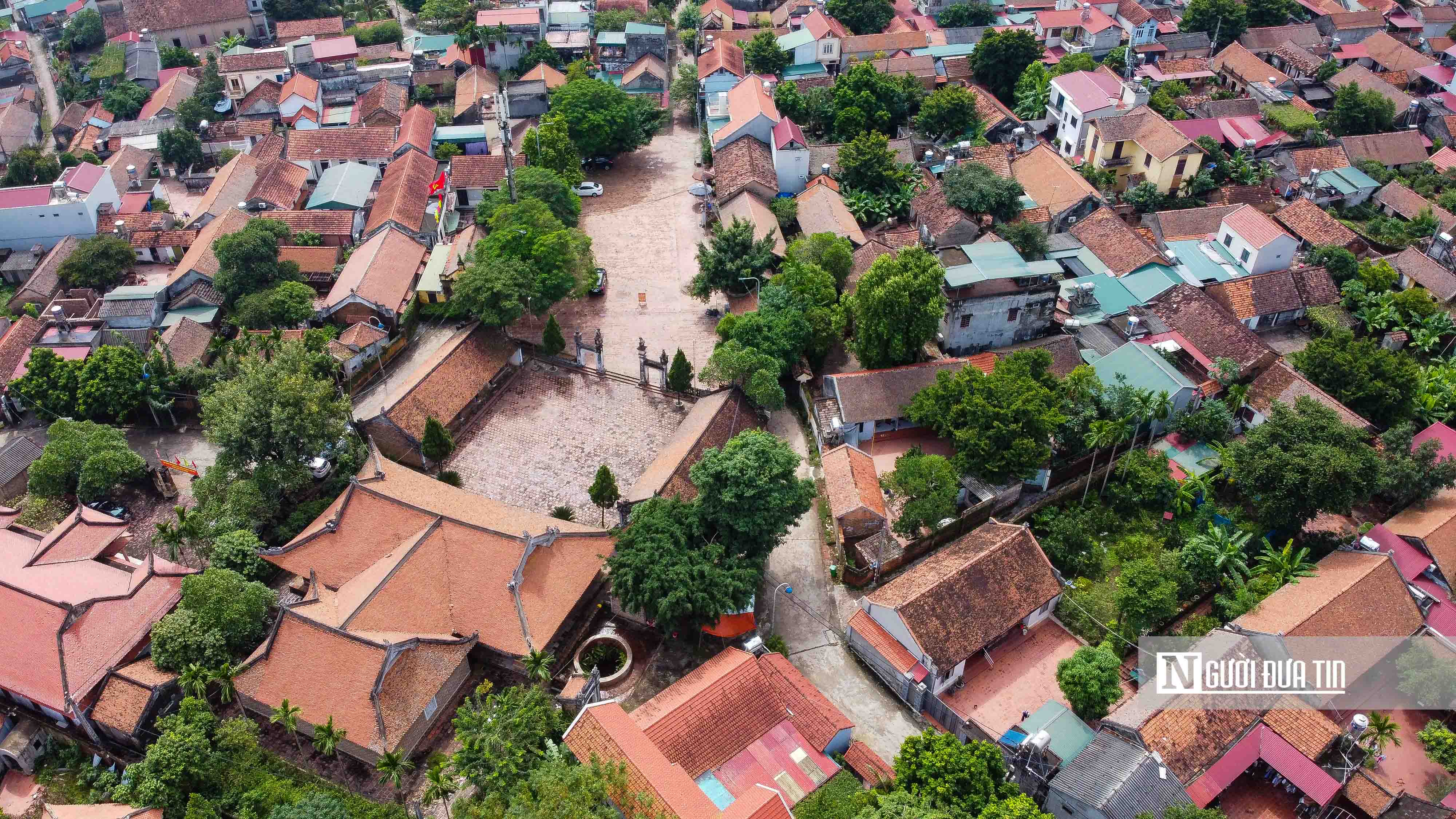 Văn hoá - Giếng cổ lâu năm tại Làng cổ Đường Lâm sau khi bị 'vẽ bậy' (Hình 2).