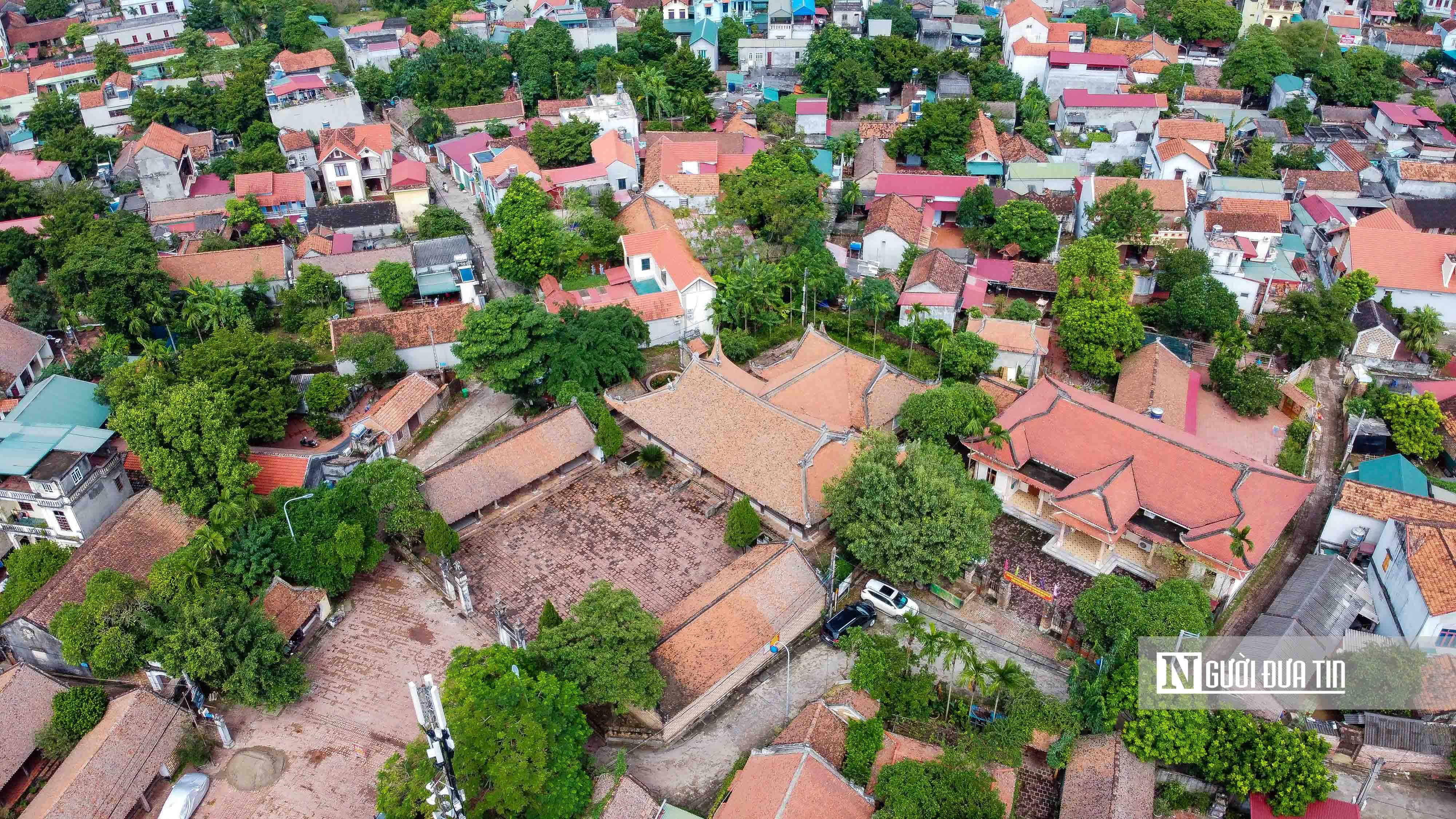 Văn hoá - Giếng cổ lâu năm tại Làng cổ Đường Lâm sau khi bị 'vẽ bậy'