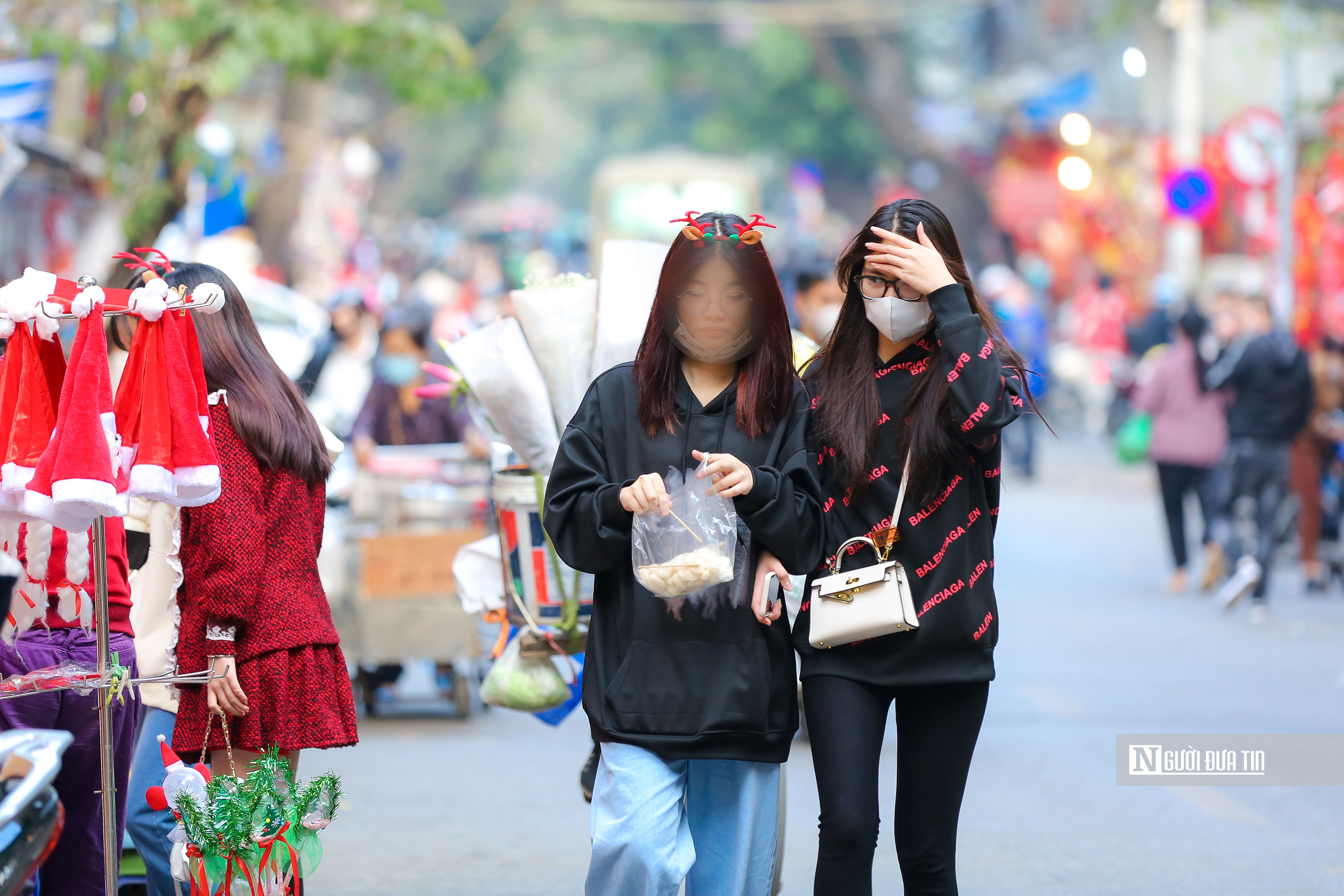 Sự kiện - Hà Nội: F0 cộng đồng tăng cao, người dân vẫn lơ là không đeo khẩu trang (Hình 5).