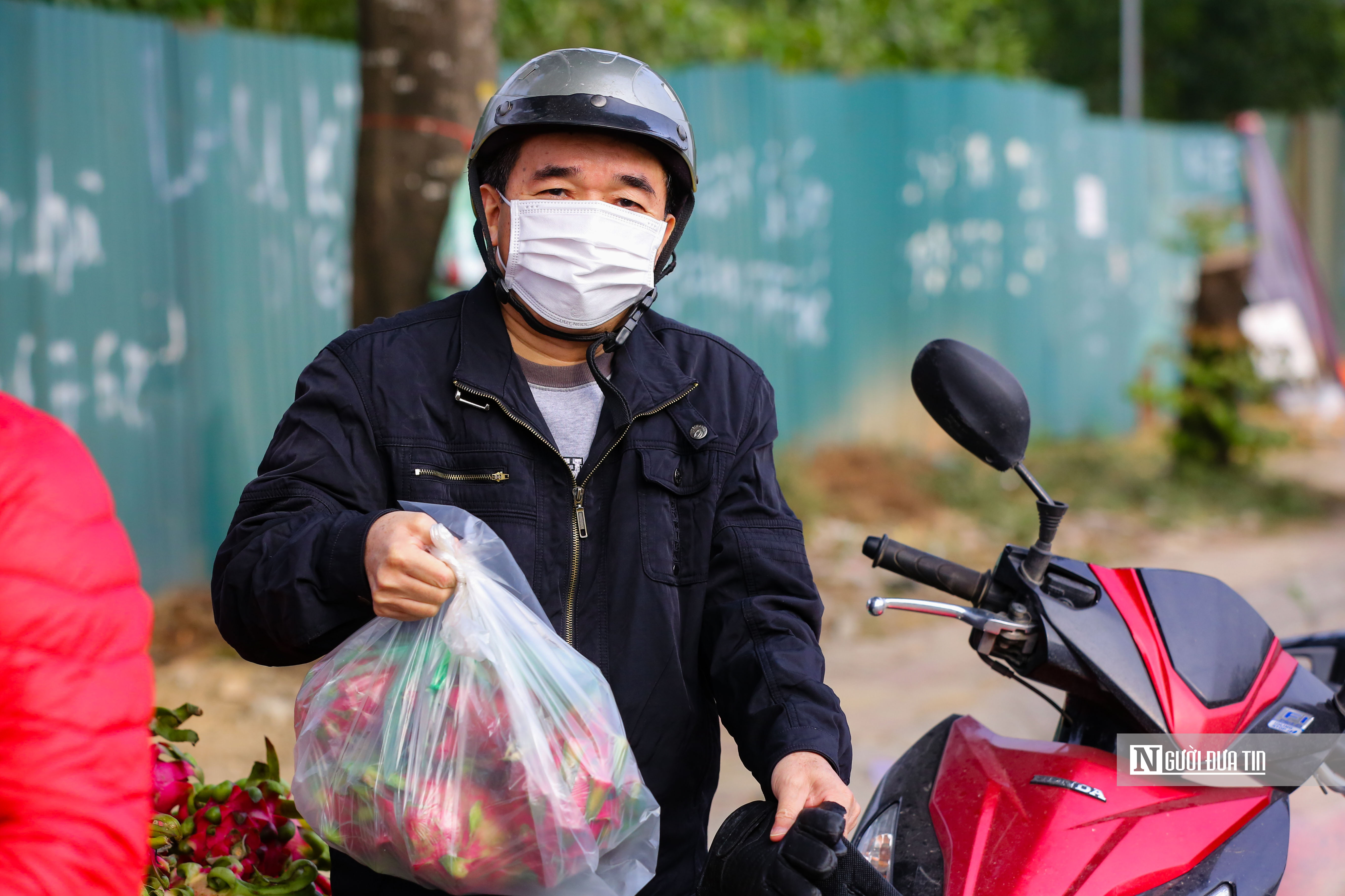 Tiêu dùng & Dư luận - Hà Nội: Người dân đổ xô đi giải cứu nông sản  (Hình 10).