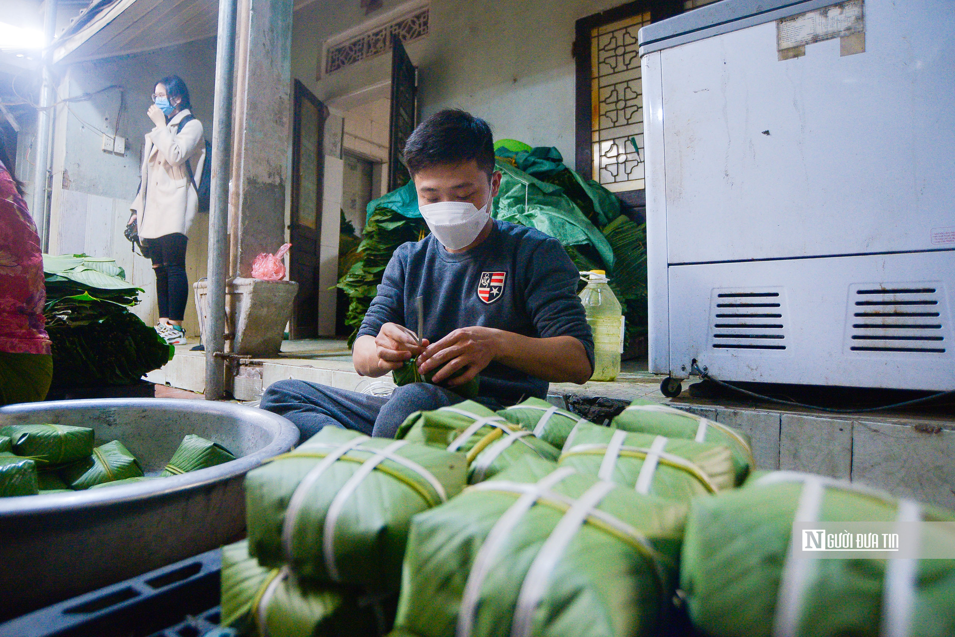 Tiêu dùng & Dư luận - Nhộn nhịp làng bánh chưng Tranh Khúc những ngày cận Tết Nhâm Dần (Hình 10).