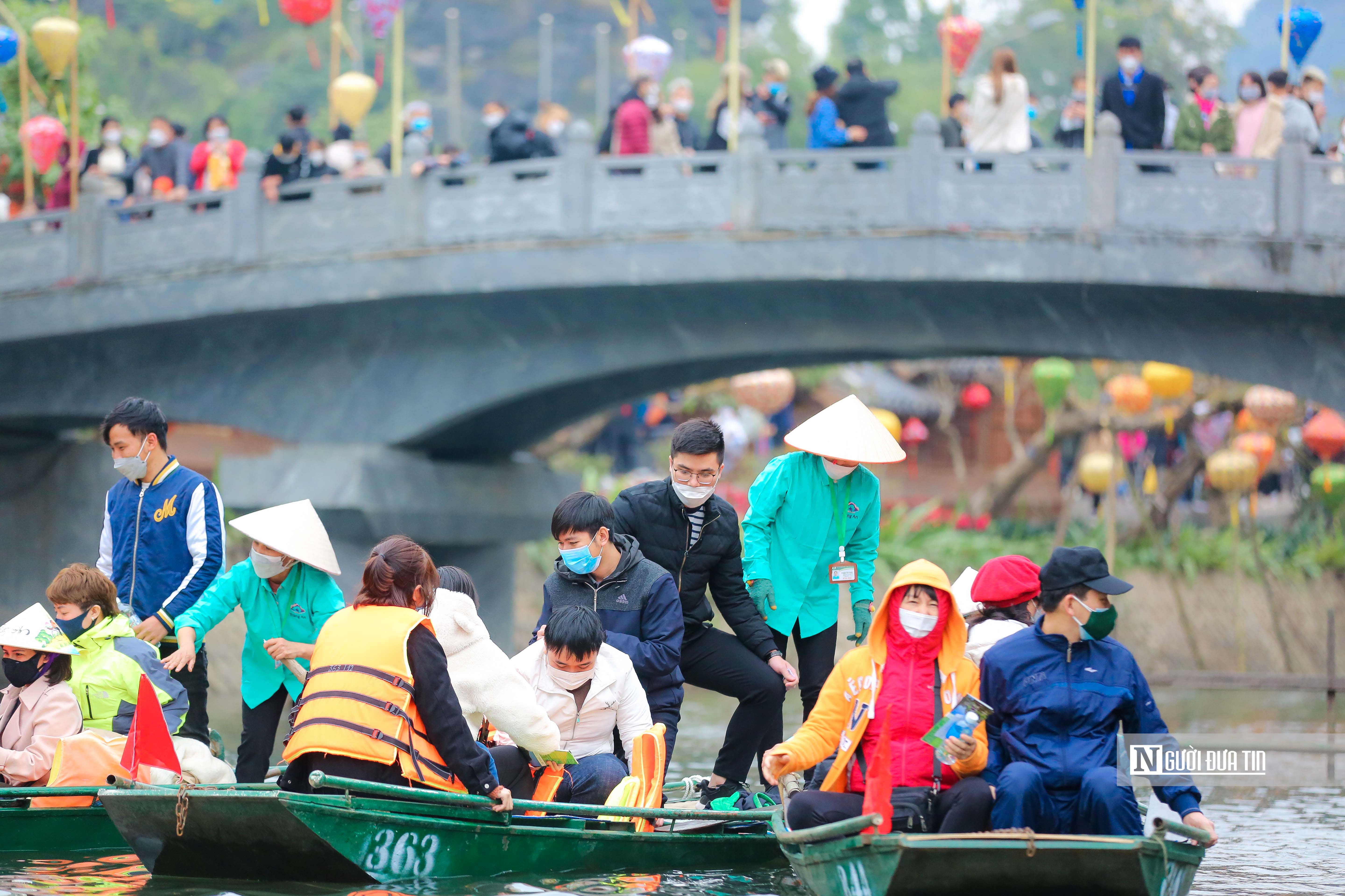 Sự kiện - 'Biển người' du xuân thắng cảnh Tràng An (Hình 7).