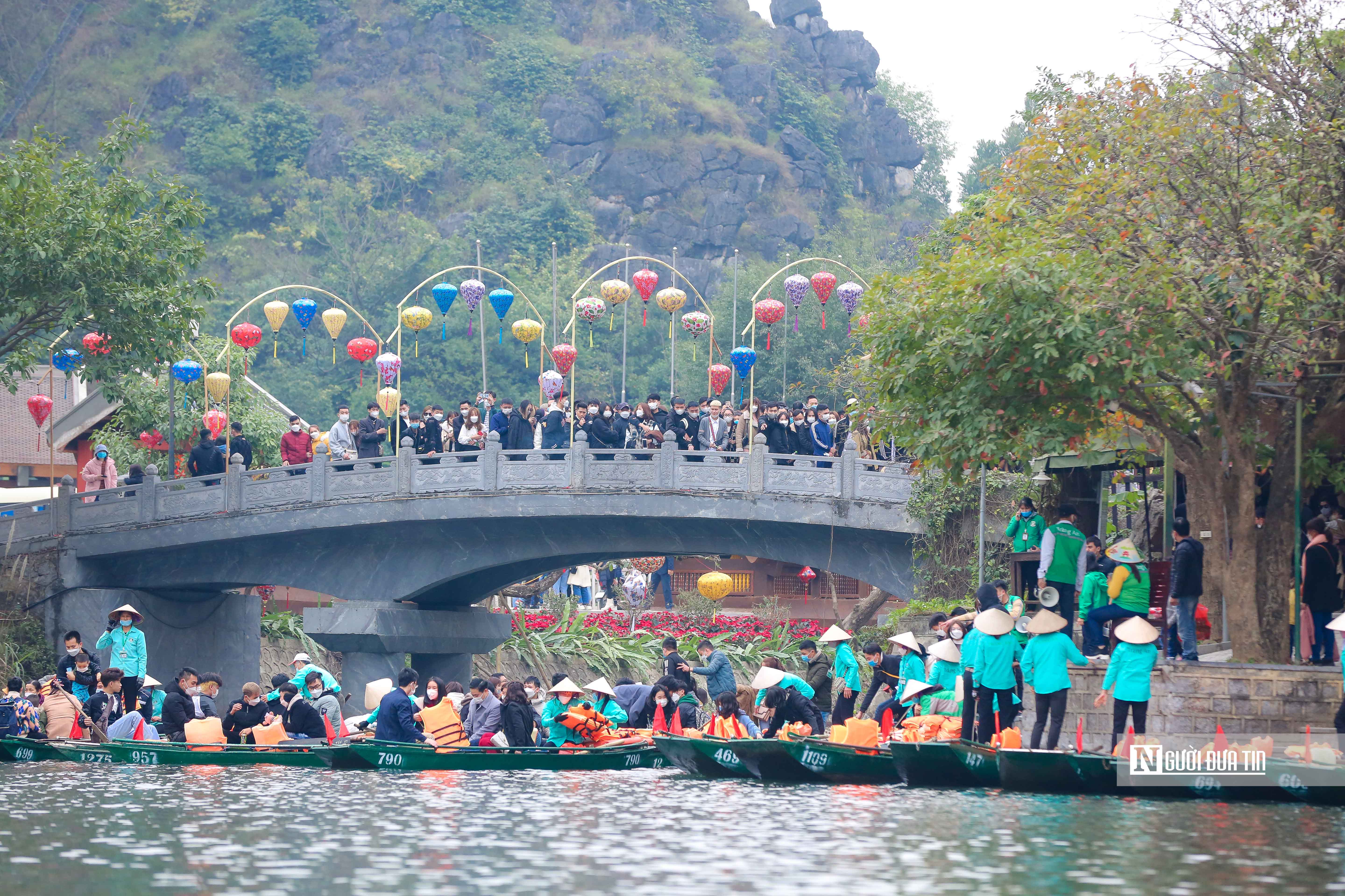 Sự kiện - 'Biển người' du xuân thắng cảnh Tràng An (Hình 11).