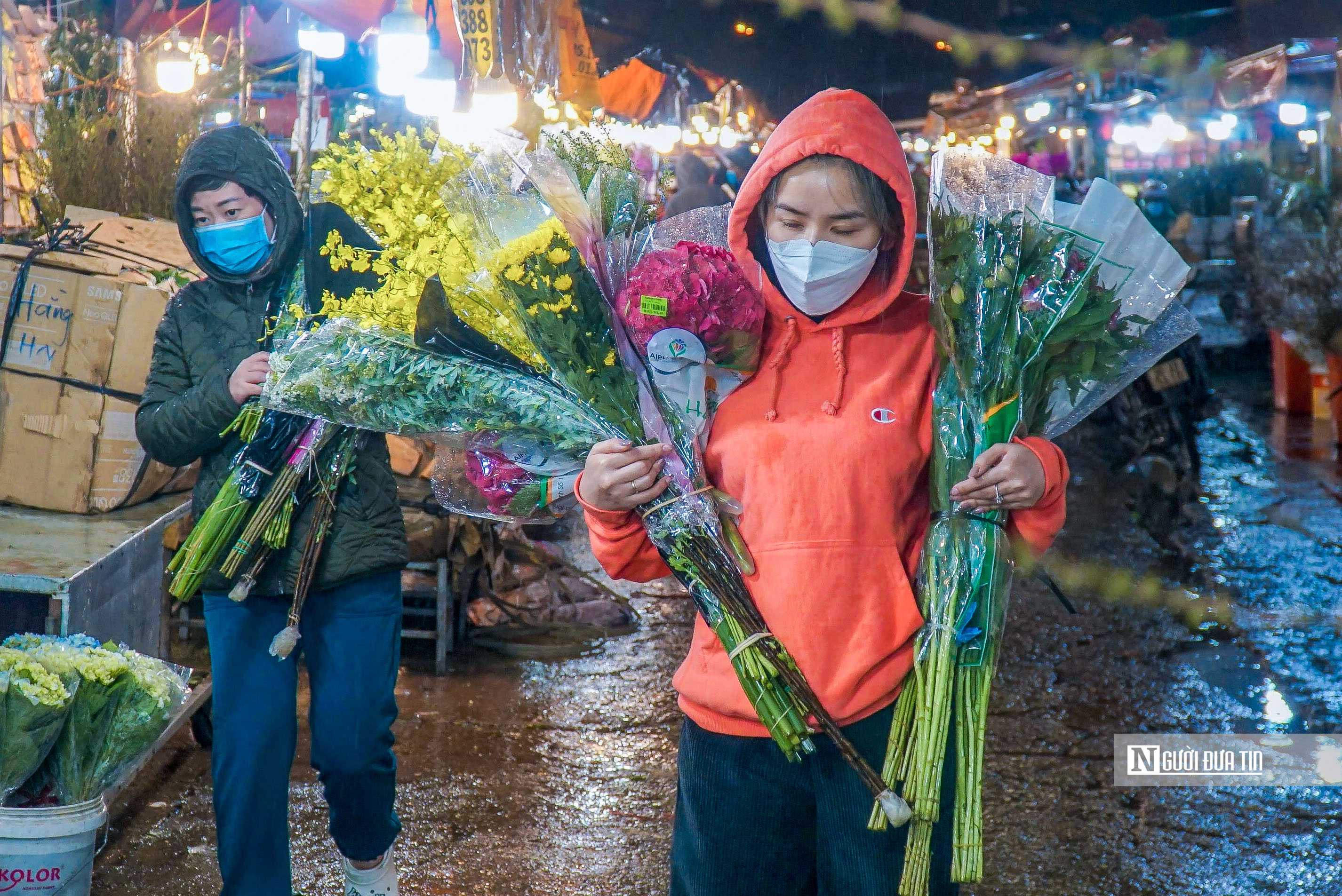 Tiêu dùng & Dư luận - Chợ hoa Quảng An nhộn nhịp ngày Valentine (Hình 5).