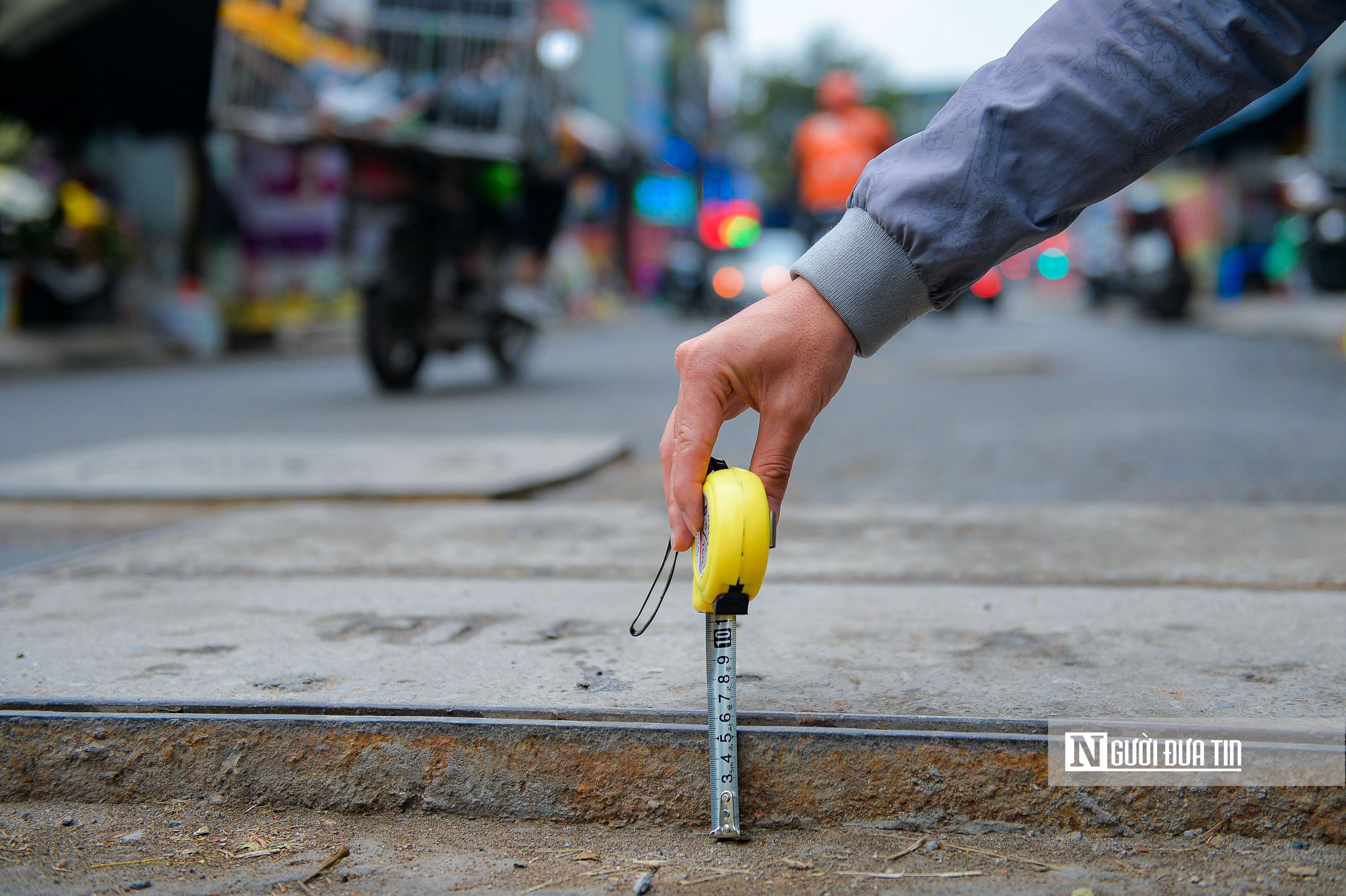 Dân sinh - Hàng trăm hố ga trên tuyến đường chỉ dài 1km (Hình 5).