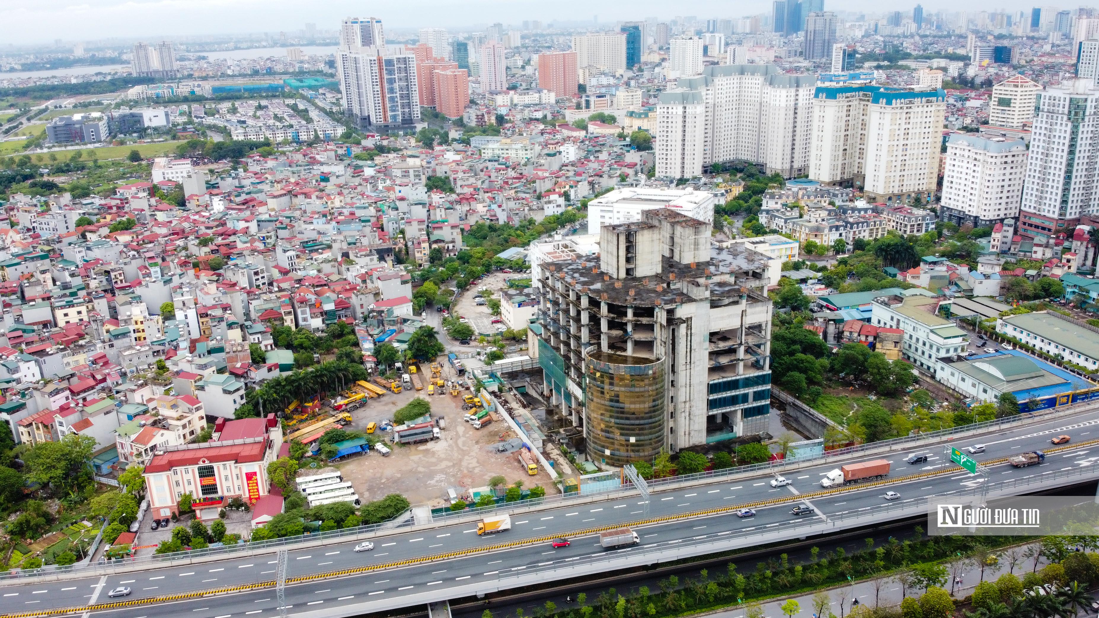 Bất động sản - 'Toà tháp thương binh' bỏ hoang giữa đất vàng Hà Nội