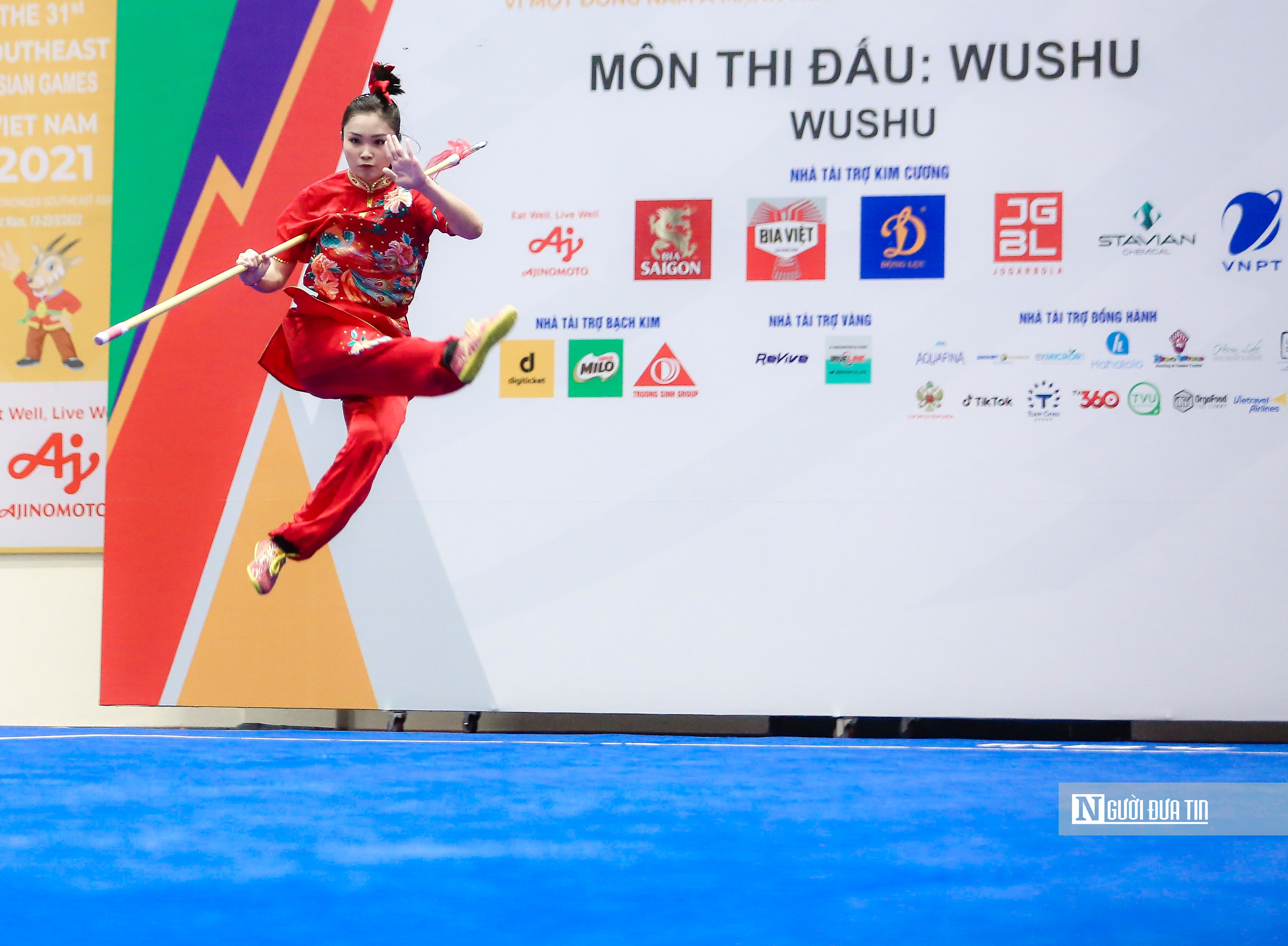 Thể thao - Cận cảnh màn biểu diễn của 'cô gái vàng' Wushu Việt Nam (Hình 8).