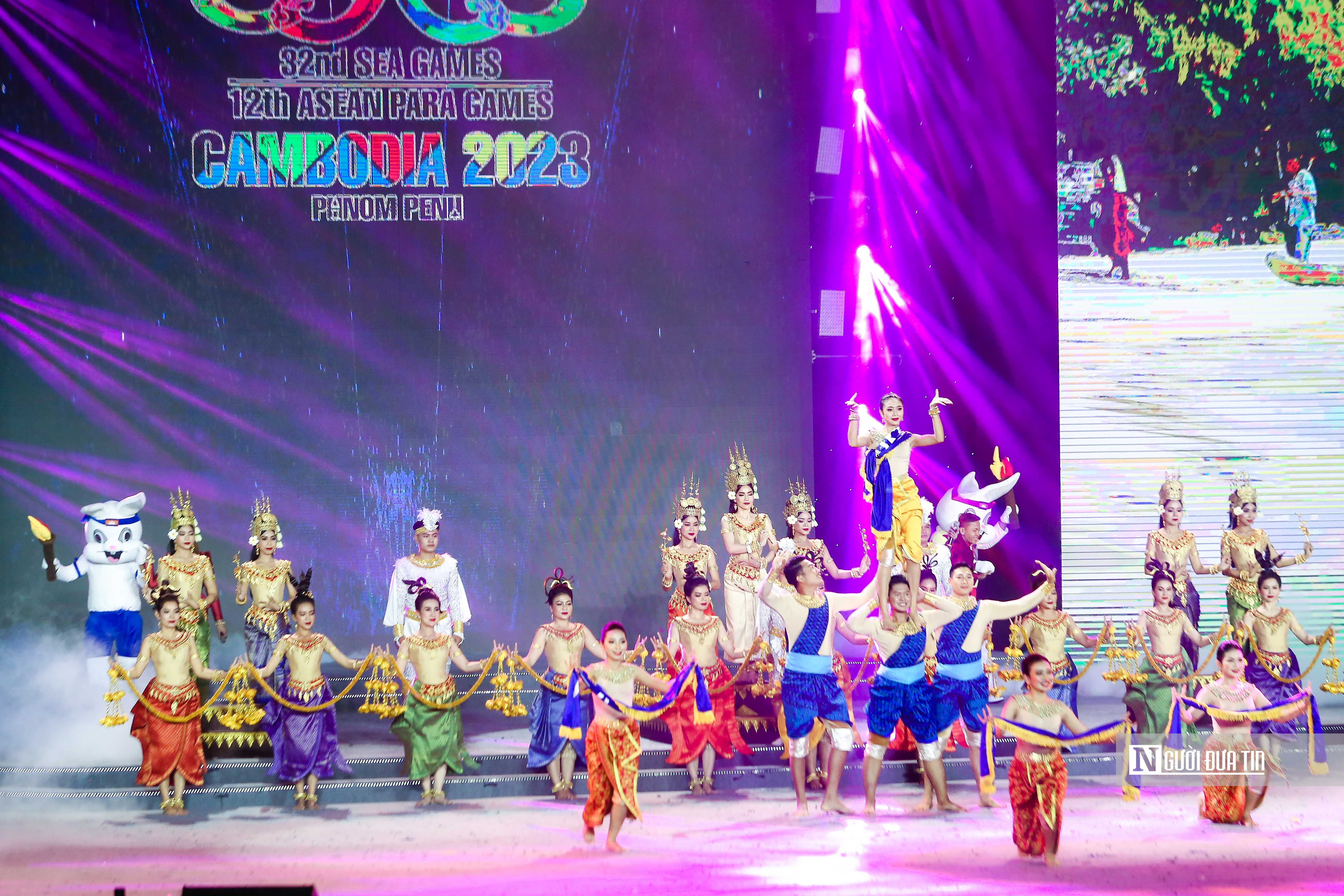 Sự kiện - Chùm ảnh: Việt Nam chuyển giao quyền đăng cai SEA Games cho Campuchia (Hình 13).