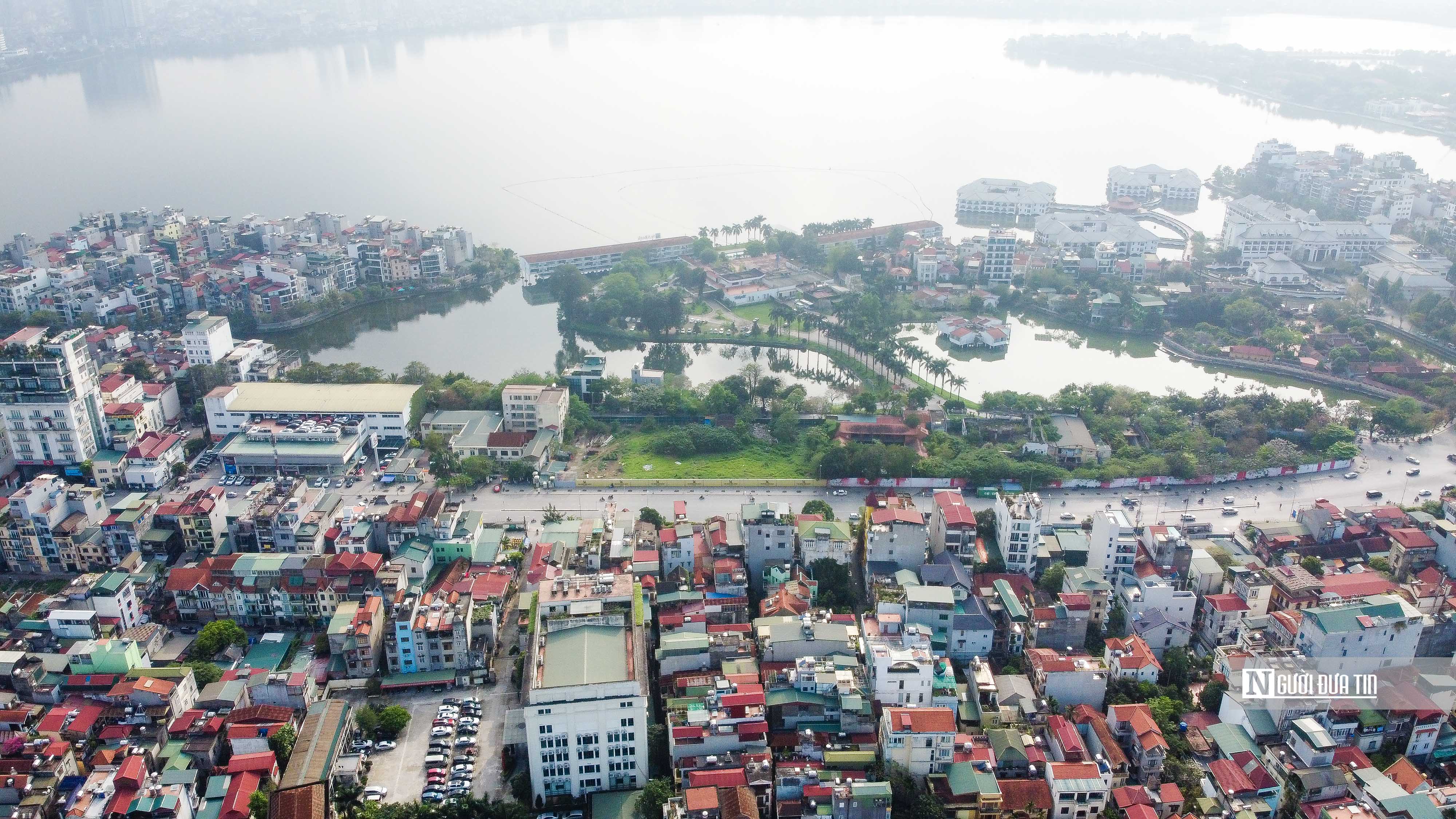 Bất động sản - Cận cảnh công viên bị bỏ hoang nơi đất vàng Hà Nội