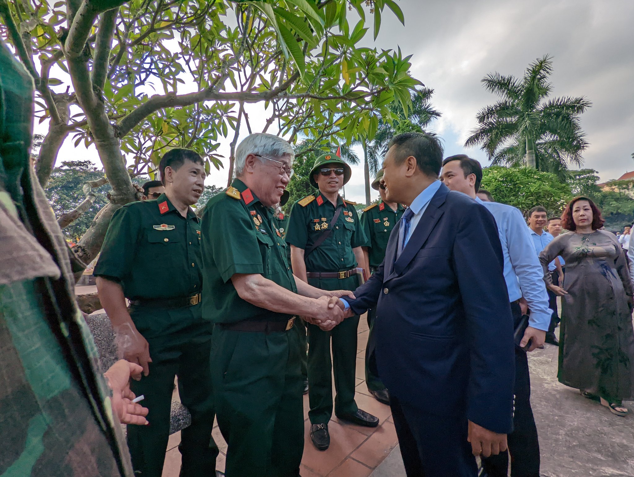 Sự kiện - Chủ tịch Hà Nội thăm hỏi thương binh, cựu binh chiến trường Vị Xuyên (Hình 2).