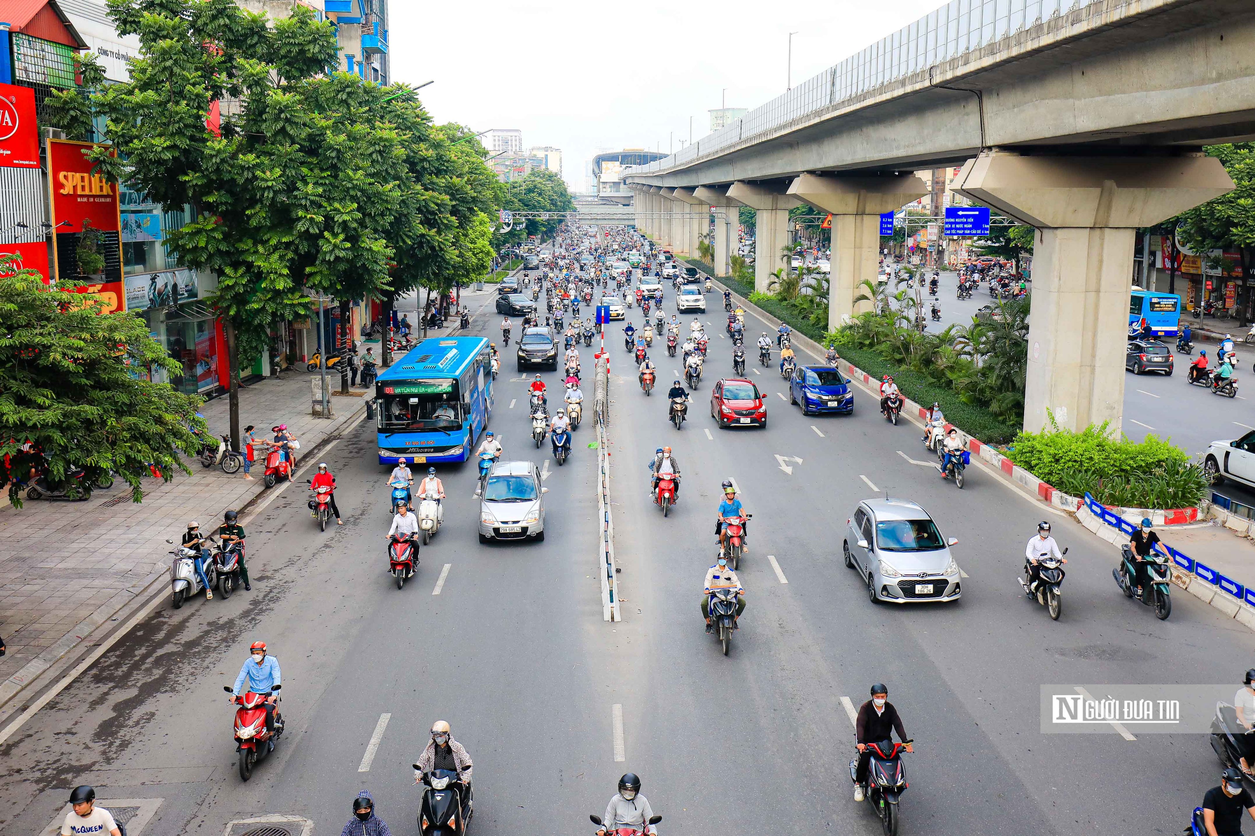 Sự kiện - Nhiều phương tiện vẫn 'lạc lối' sau 3 ngày phân làn đường Nguyễn Trãi (Hình 5).