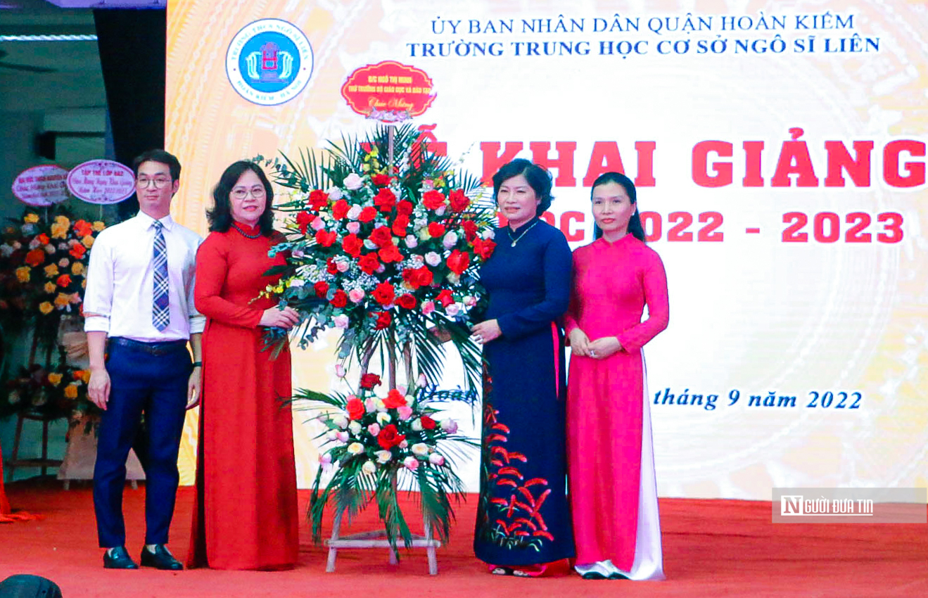 Giáo dục - Tổng Giám đốc UNESCO đánh trống khai giảng tại trường THCS Ngô Sĩ Liên (Hình 5).