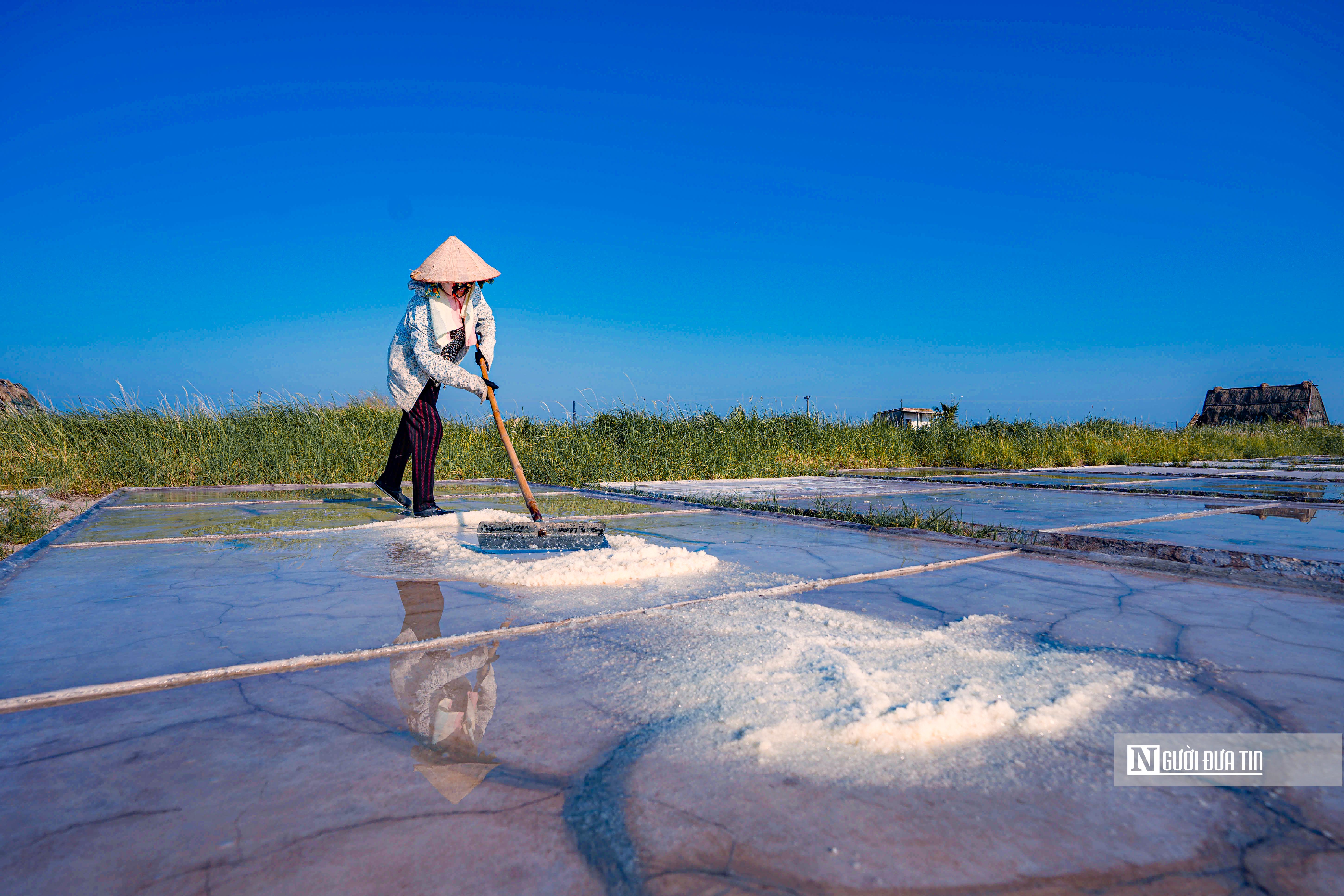 Tiêu dùng & Dư luận - Vựa muối lớn nhất miền Bắc tất bật vào mùa thu hoạch (Hình 6).