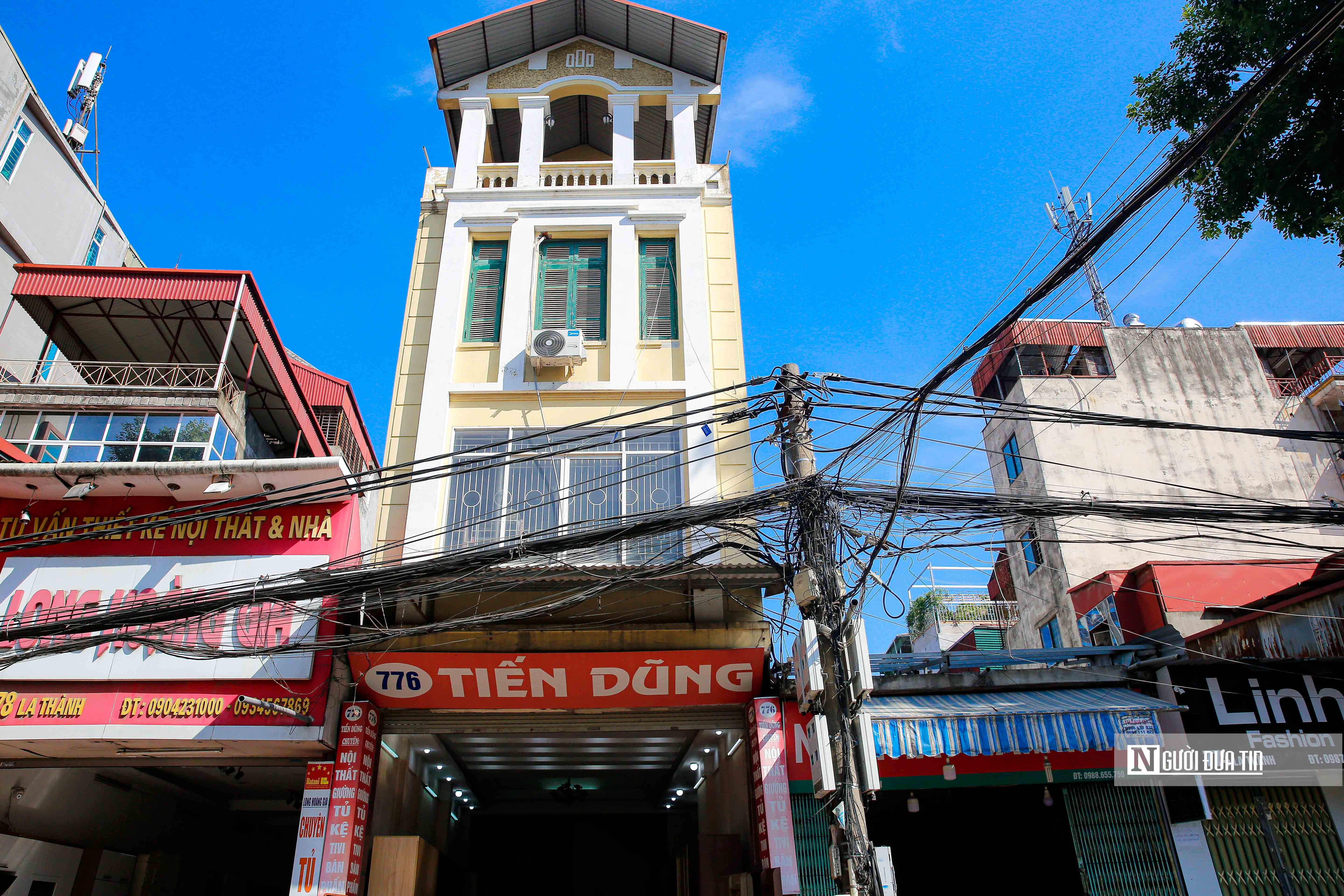 Dân sinh - 'Mạng nhện' chằng chịt, treo lơ lửng trên đầu người dân (Hình 9).