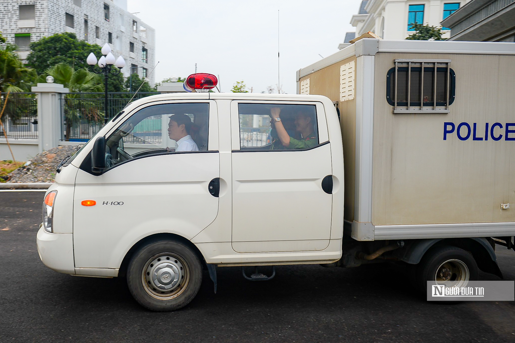 Hồ sơ điều tra - Cựu Thứ trưởng Bộ Y tế chống gậy tới hầu tòa