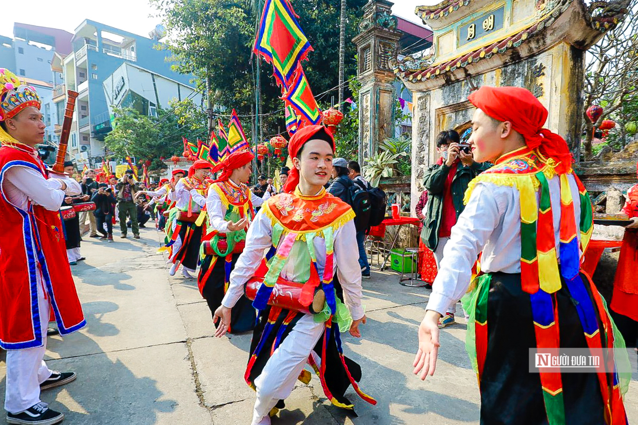 Văn hoá - Trai tráng tô son, đánh phấn múa bồng ở Hà Nội (Hình 8).