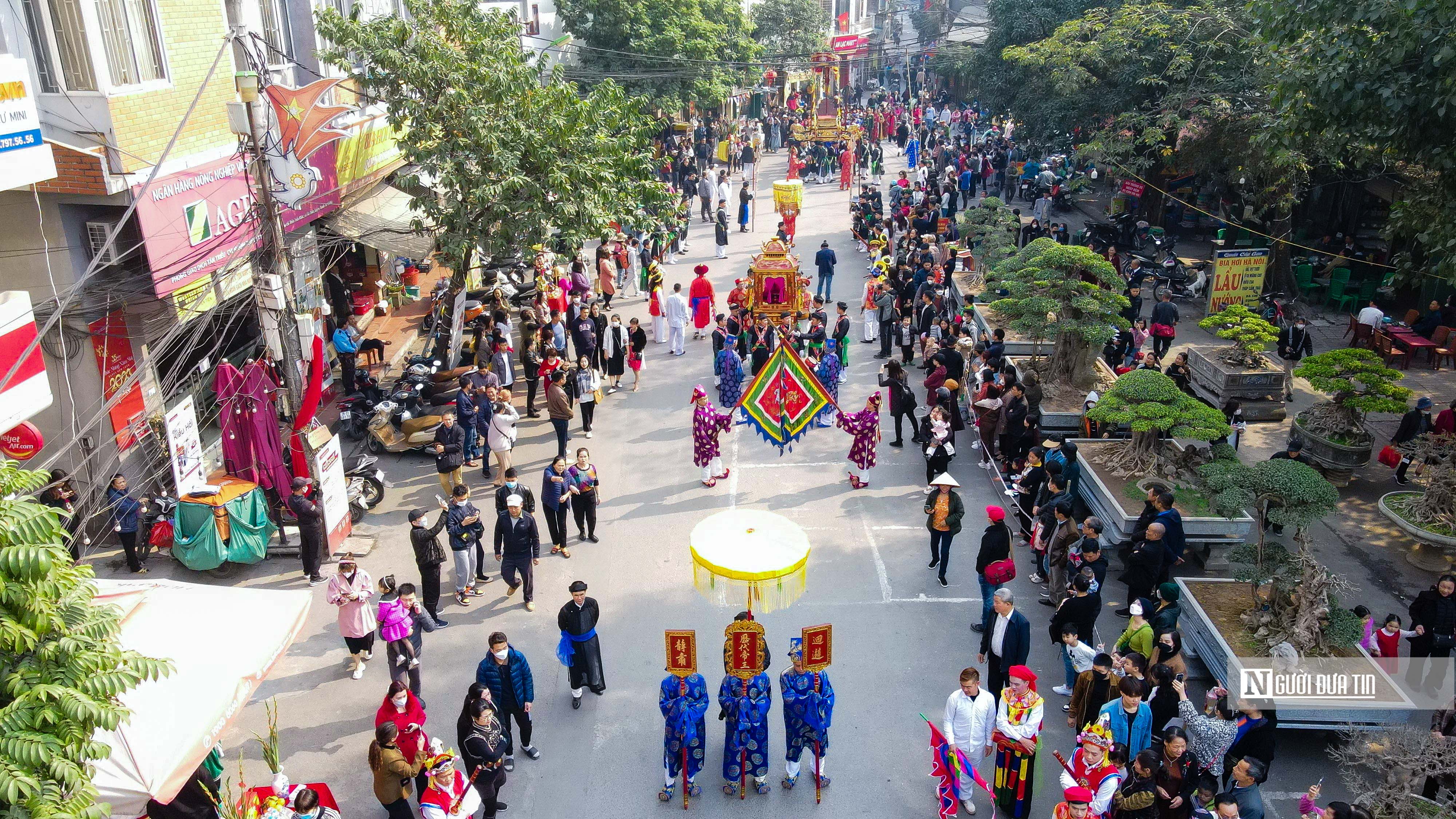 Văn hoá - Trai tráng tô son, đánh phấn múa bồng ở Hà Nội (Hình 4).