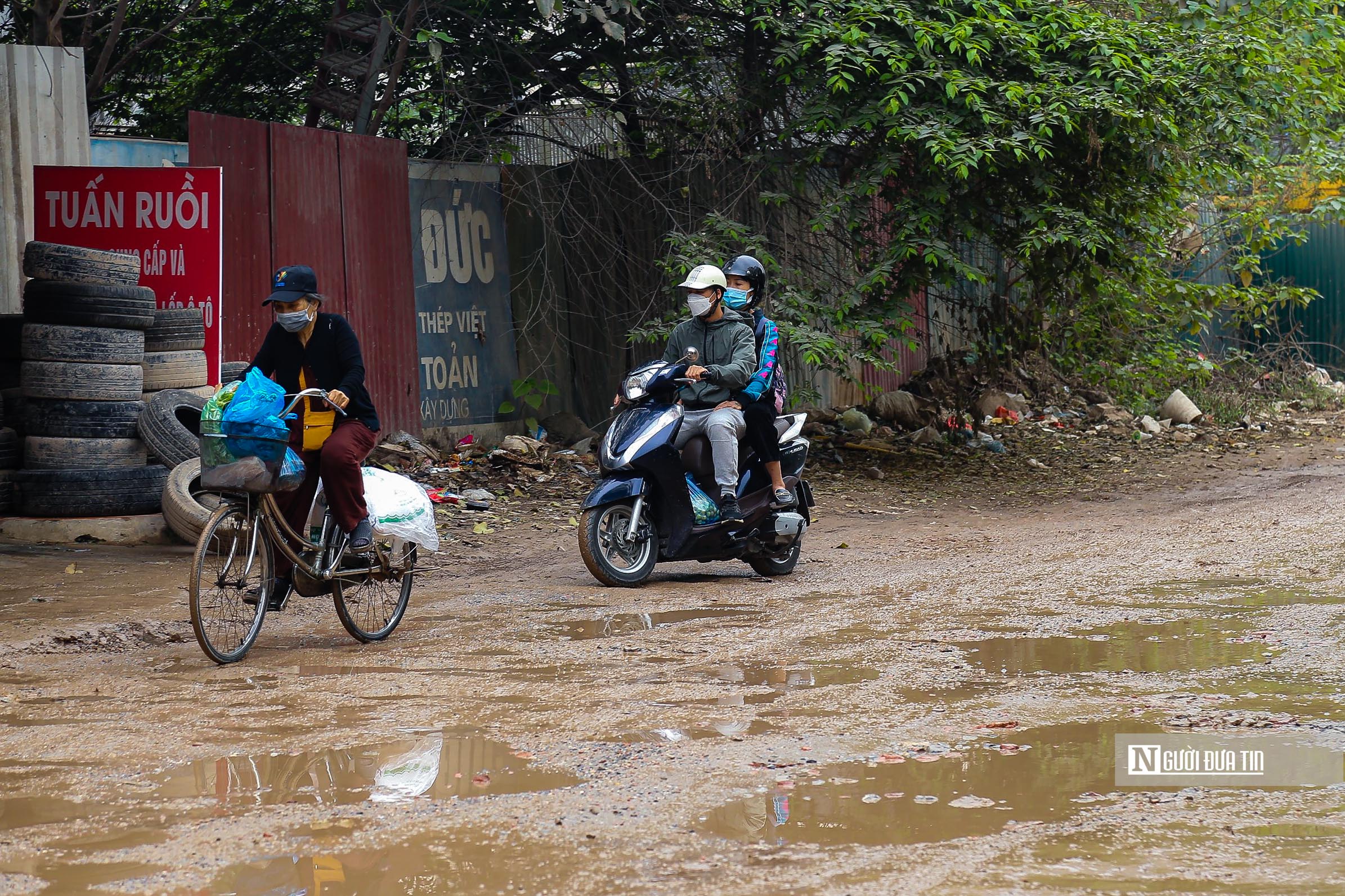 Dân sinh - Đoạn đường dài 500m có tới gần trăm 'ổ gà', 'ổ voi' (Hình 3).