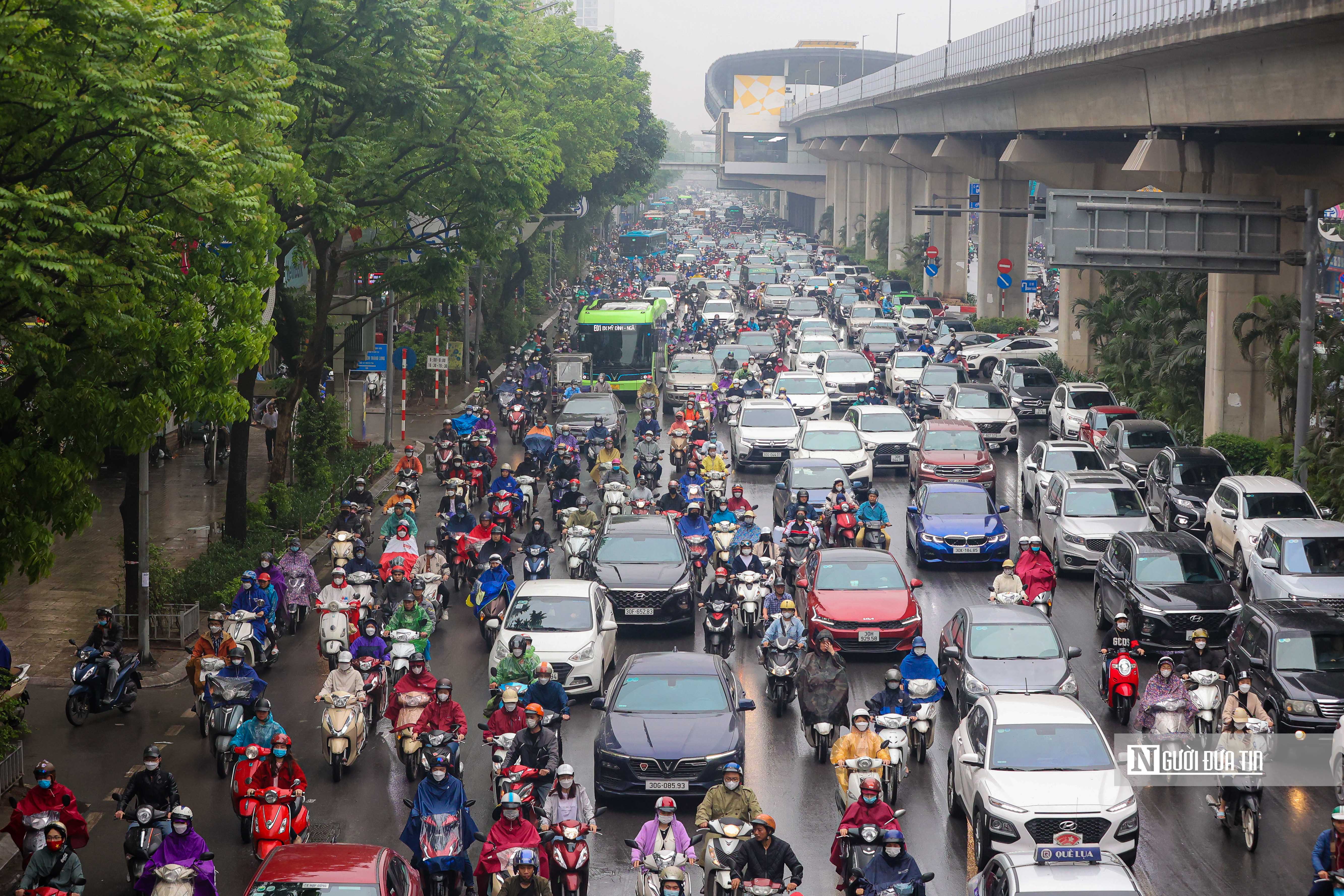 Môi trường - Thời tiết nồm ẩm, Hà Nội chìm trong sương mù (Hình 4).