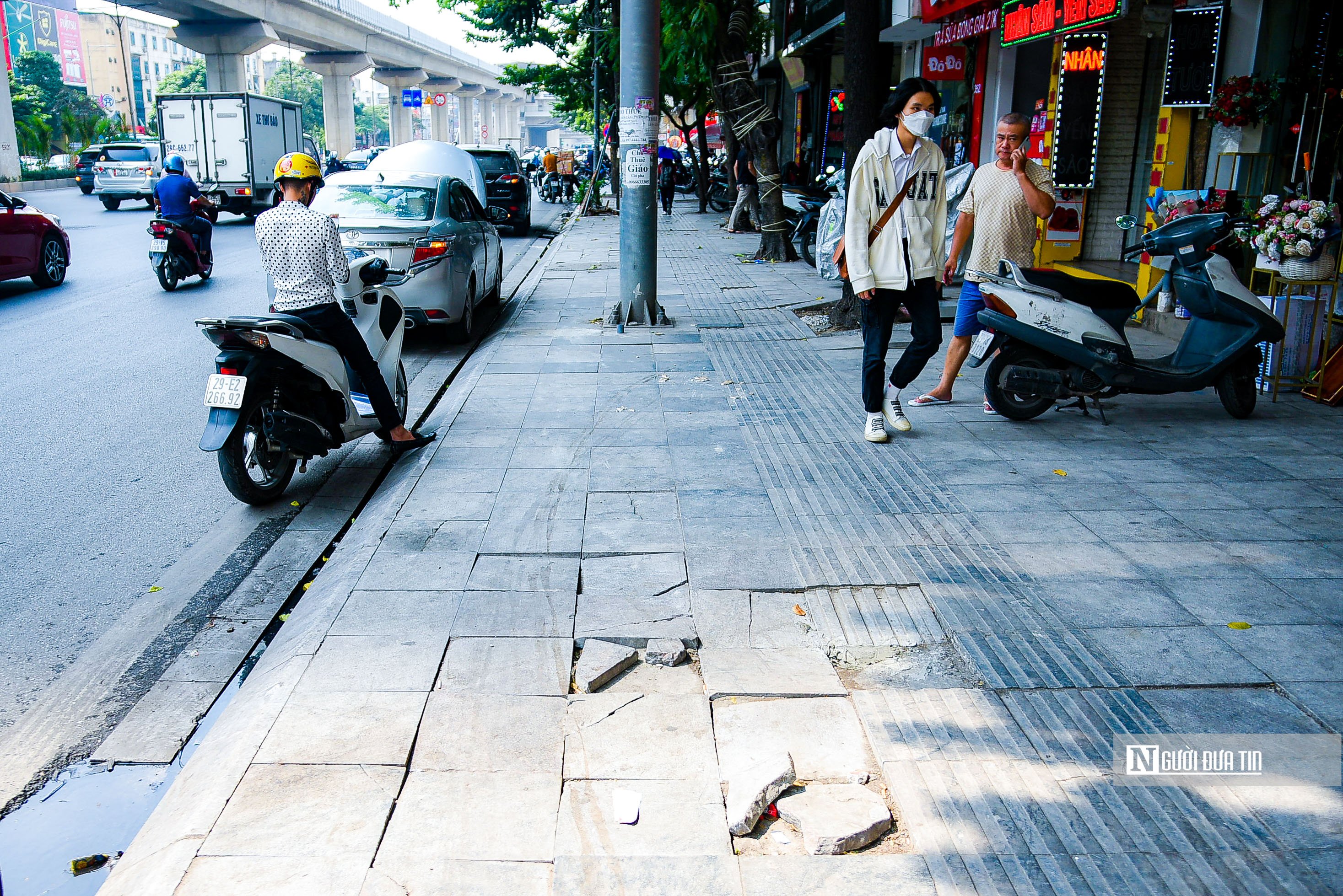 Sự kiện - Hà Nội nêu loạt nguyên nhân khiến đá lát vỉa hè nhanh nứt vỡ