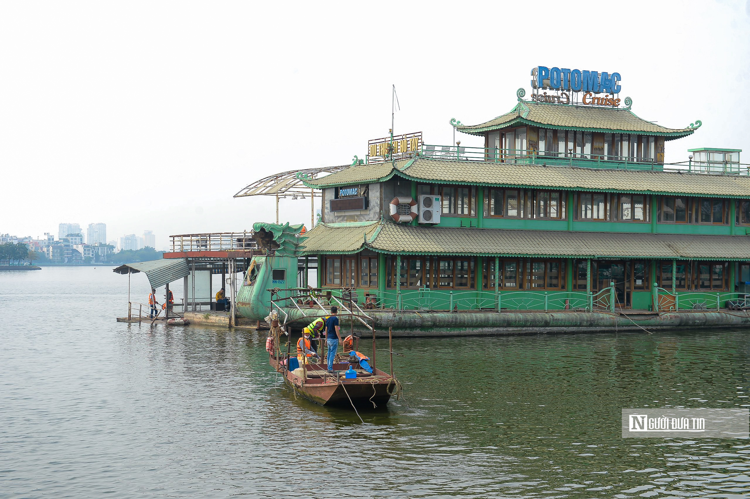 Sự kiện - Hà Nội: Tiếp tục phá dỡ du thuyền ở hồ Tây (Hình 3).