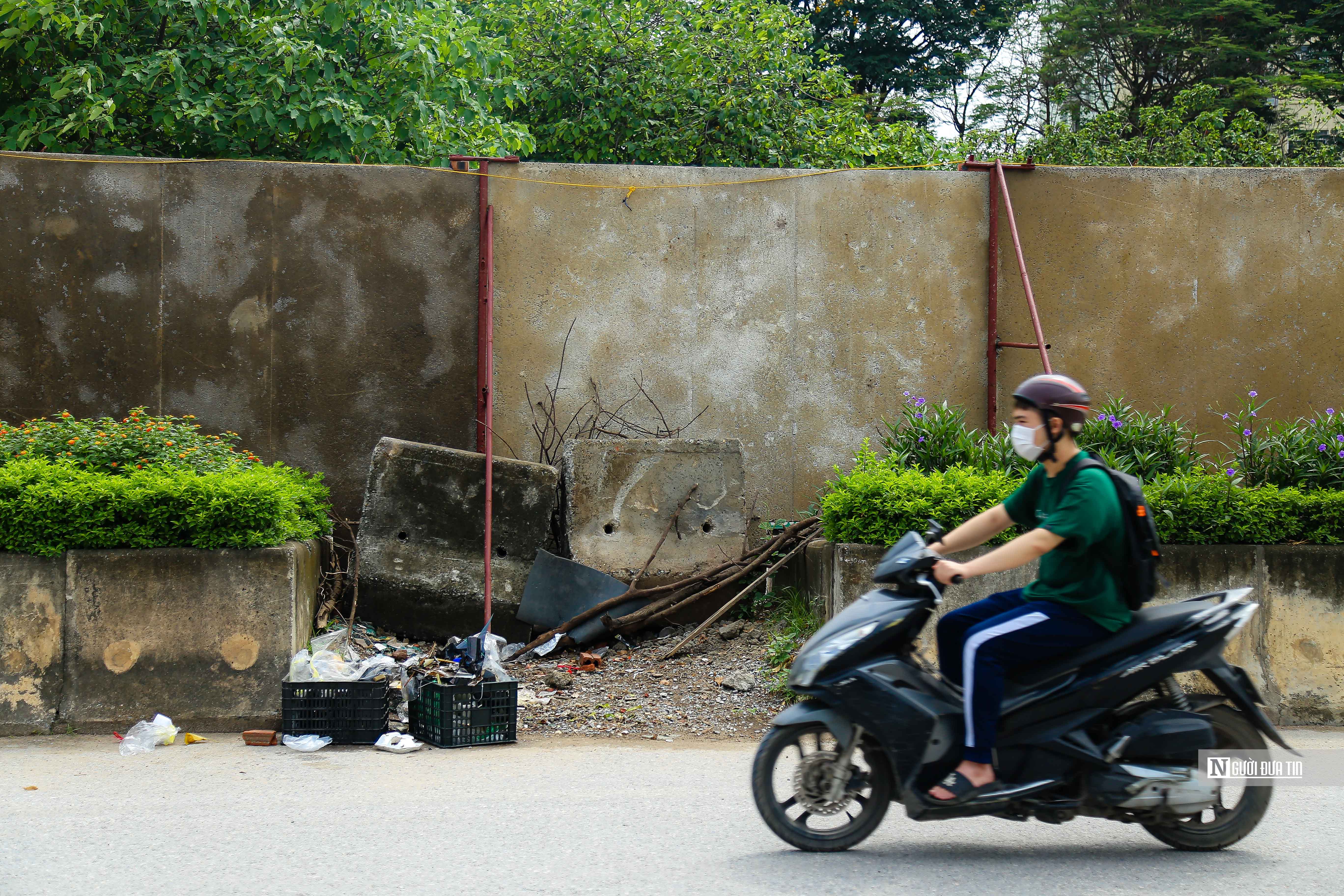 Dân sinh - 500m tường bê tông mọc lên giữa con đường 'đắp chiếu' hơn 10 năm (Hình 12).