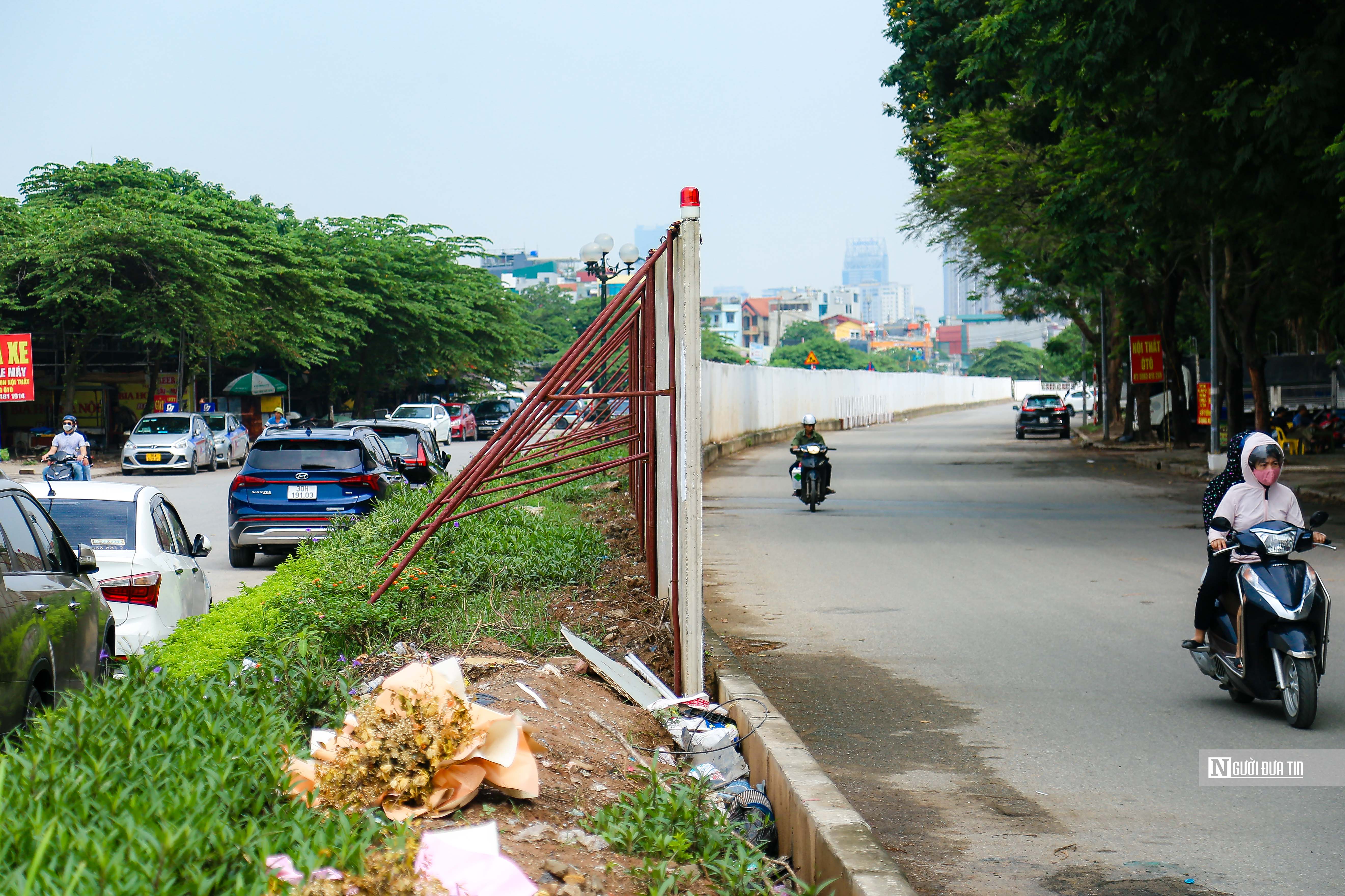 Dân sinh - 500m tường bê tông mọc lên giữa con đường 'đắp chiếu' hơn 10 năm (Hình 9).