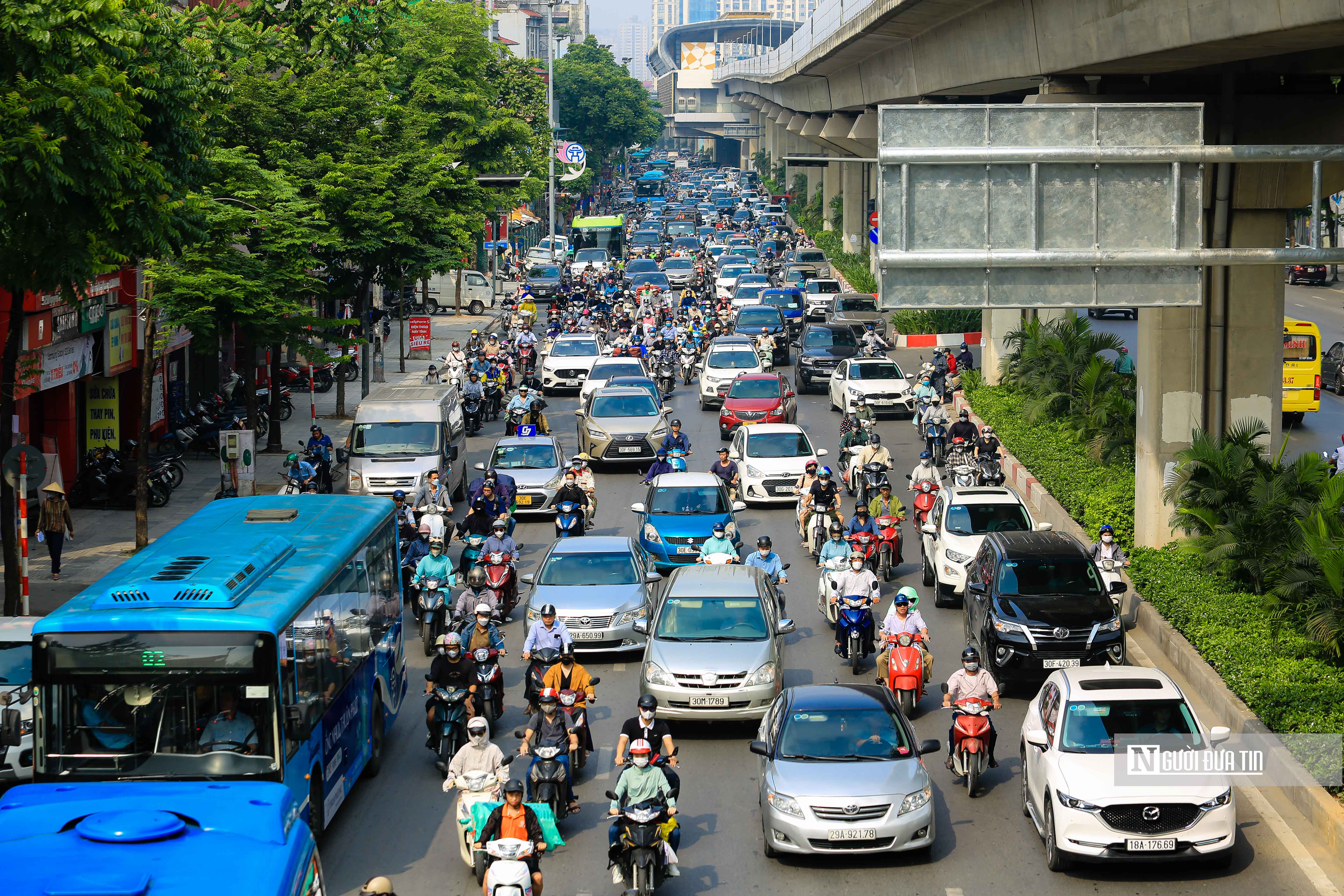 Dân sinh - Hà Nội: Lô cốt dài 60m trên đường Nguyễn Trãi gây ùn tắc kéo dài (Hình 13).